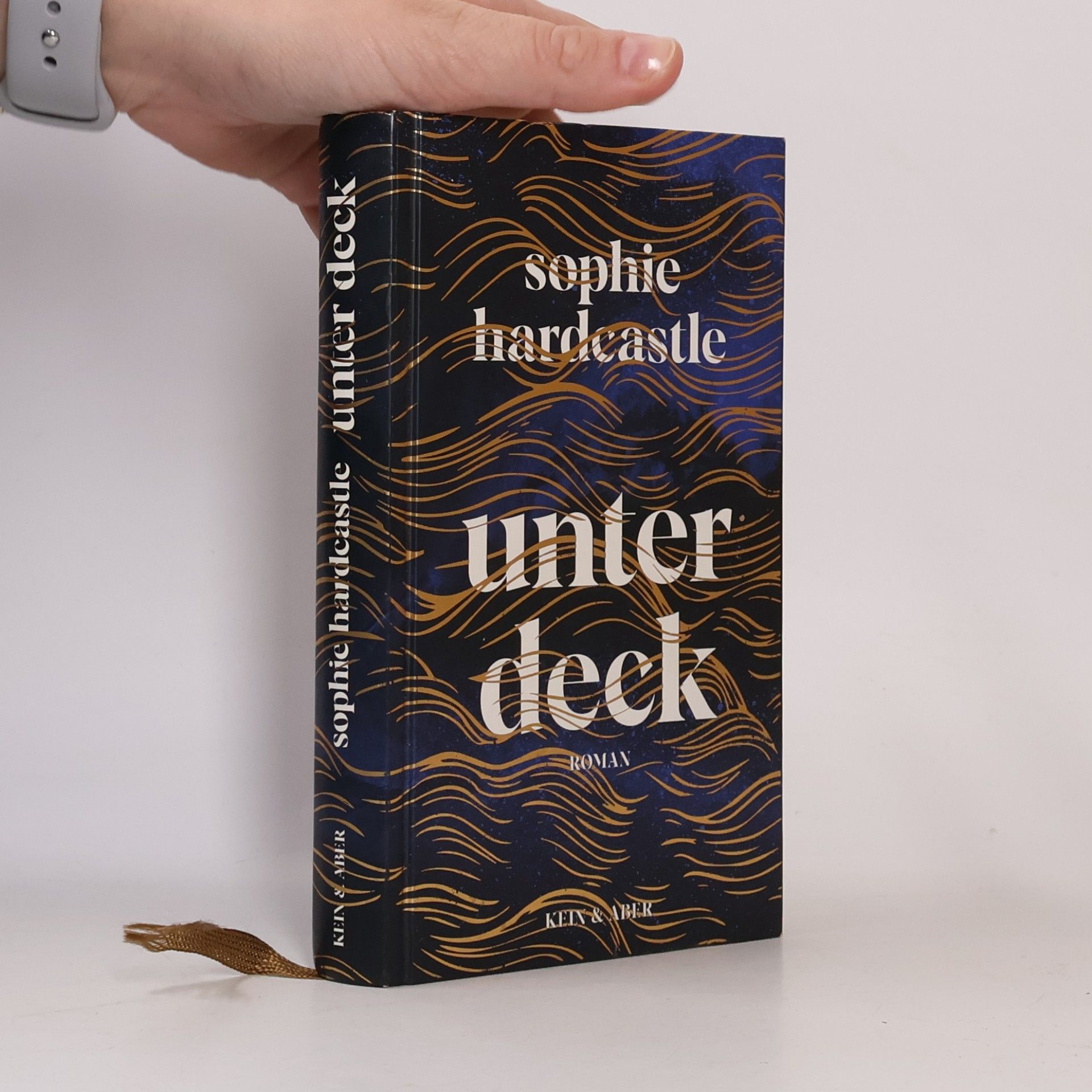 Sophie Hardcastle Unter Deck