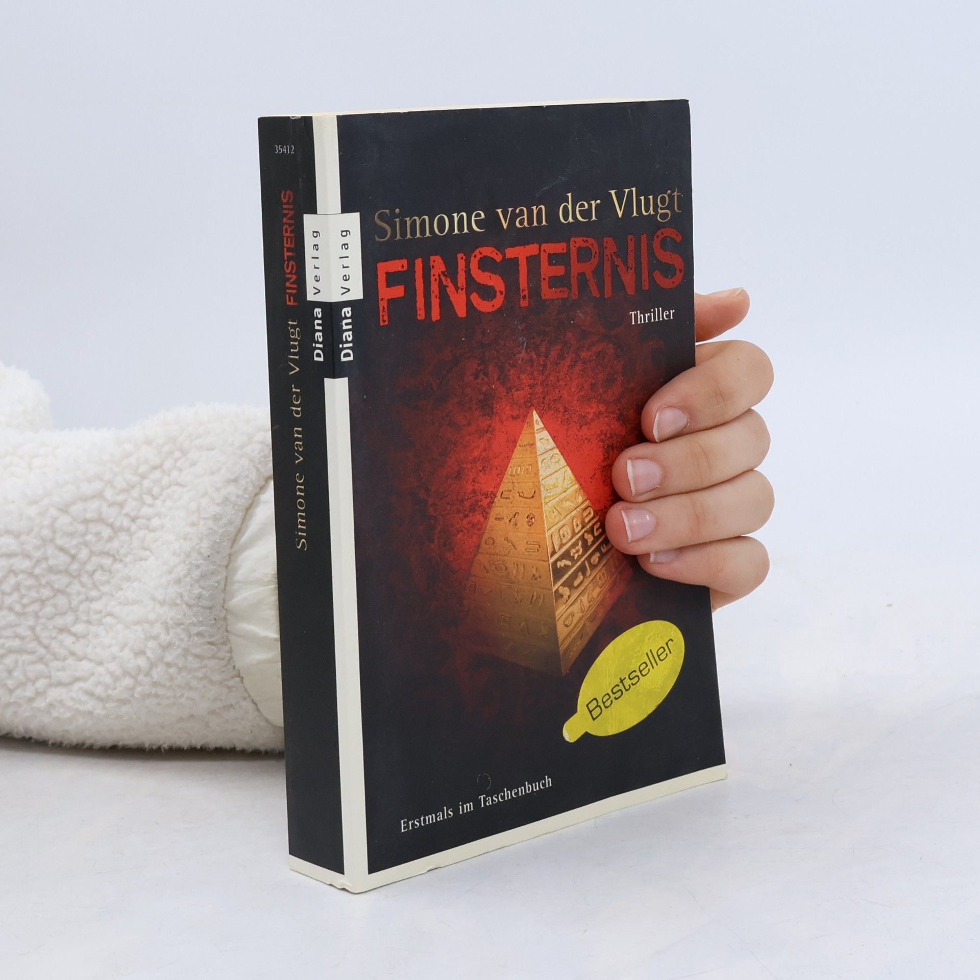 Simone van der Vlugt Finsternis