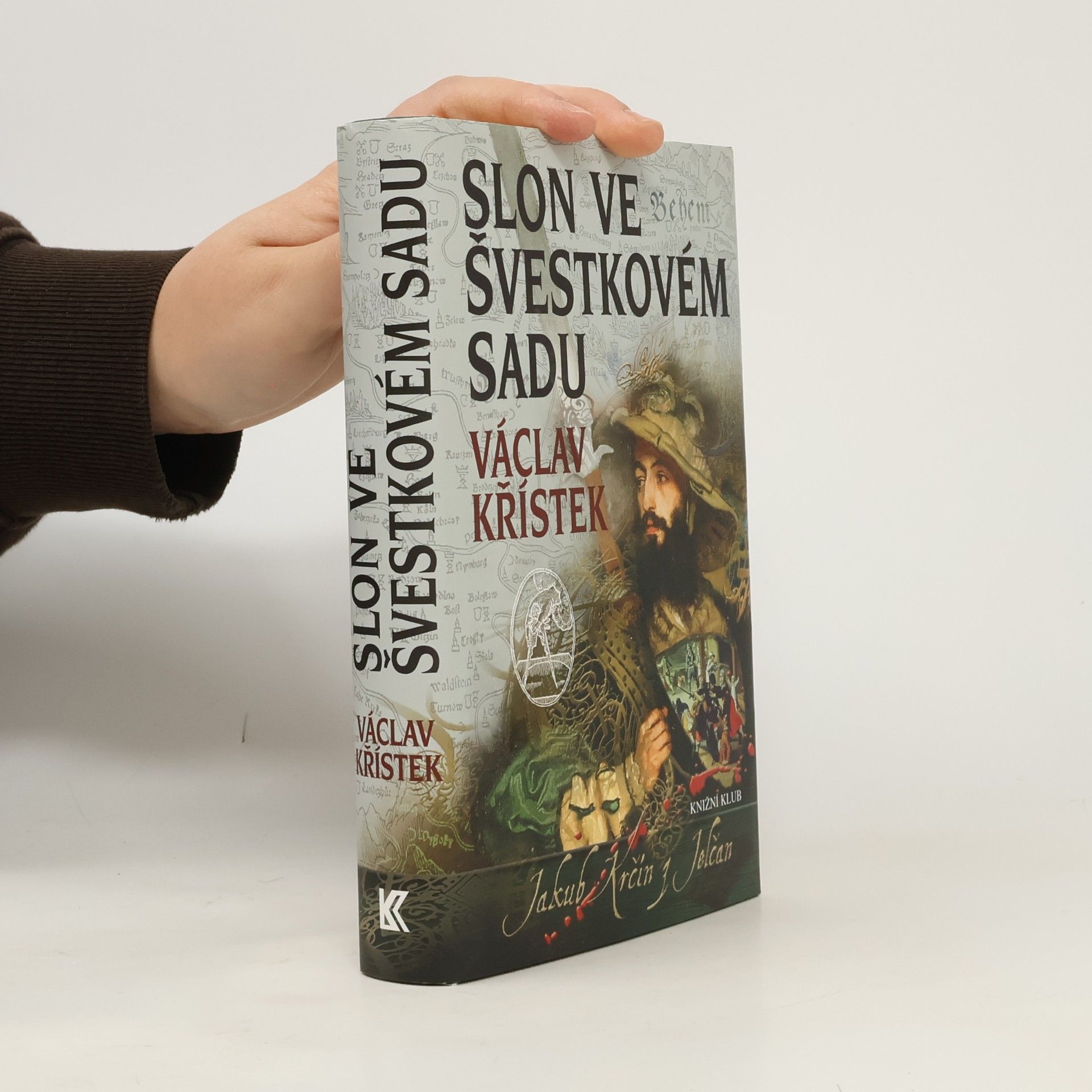 Slon ve švestkovém sadu