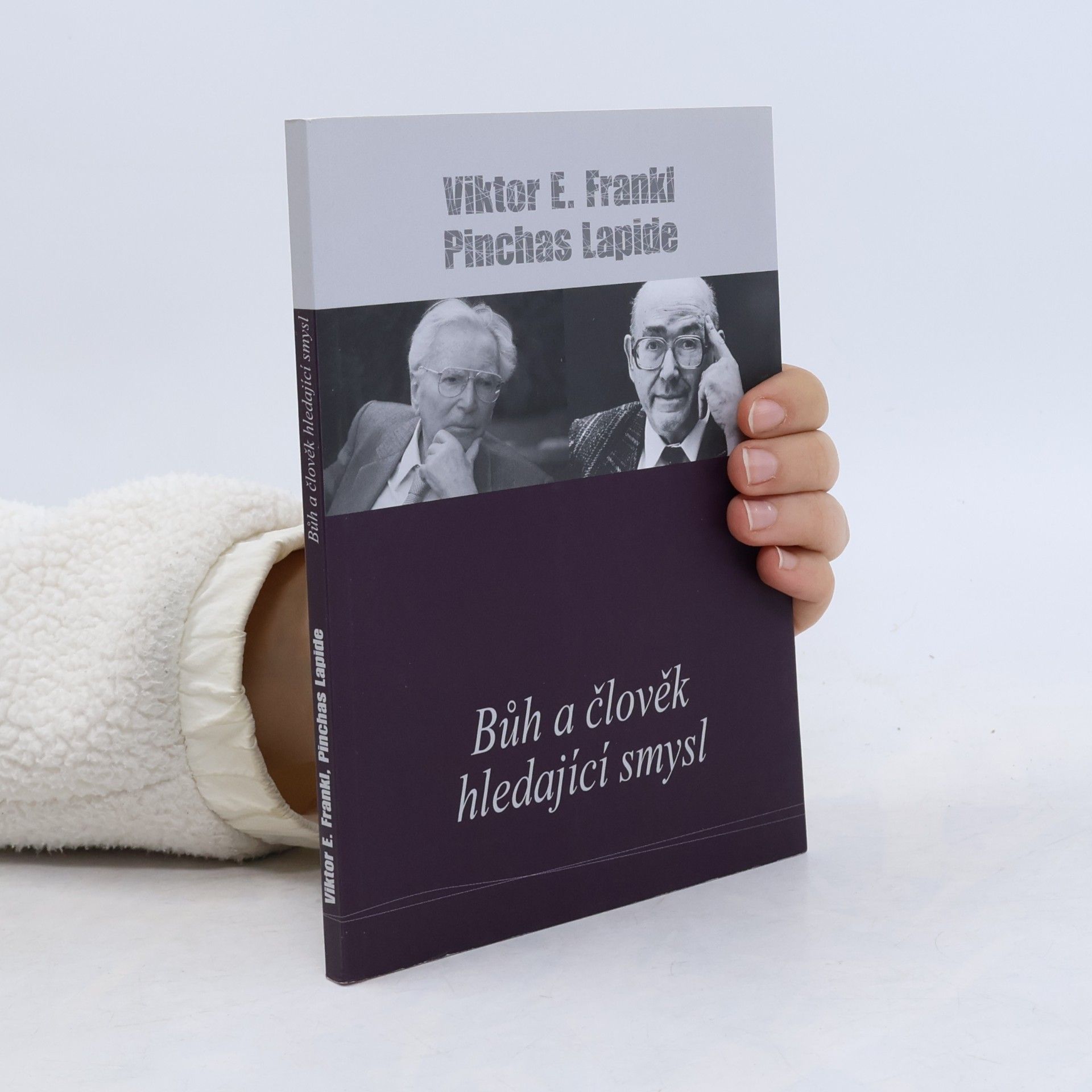 Bůh a člověk hledající smysl