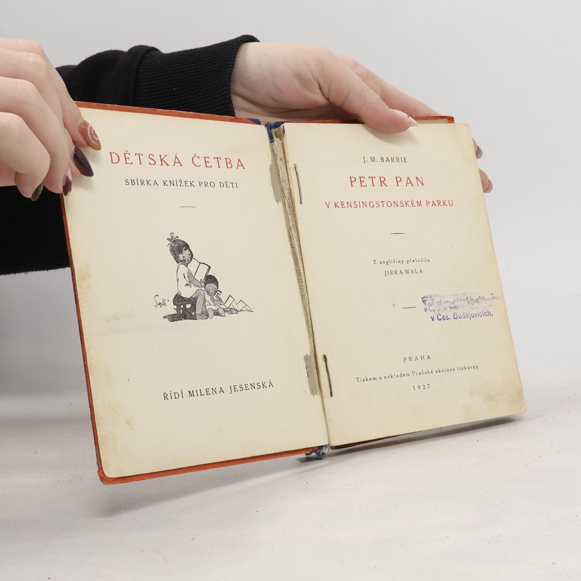 James Matthew Barrie Petr Pan v Kensingstonském parku