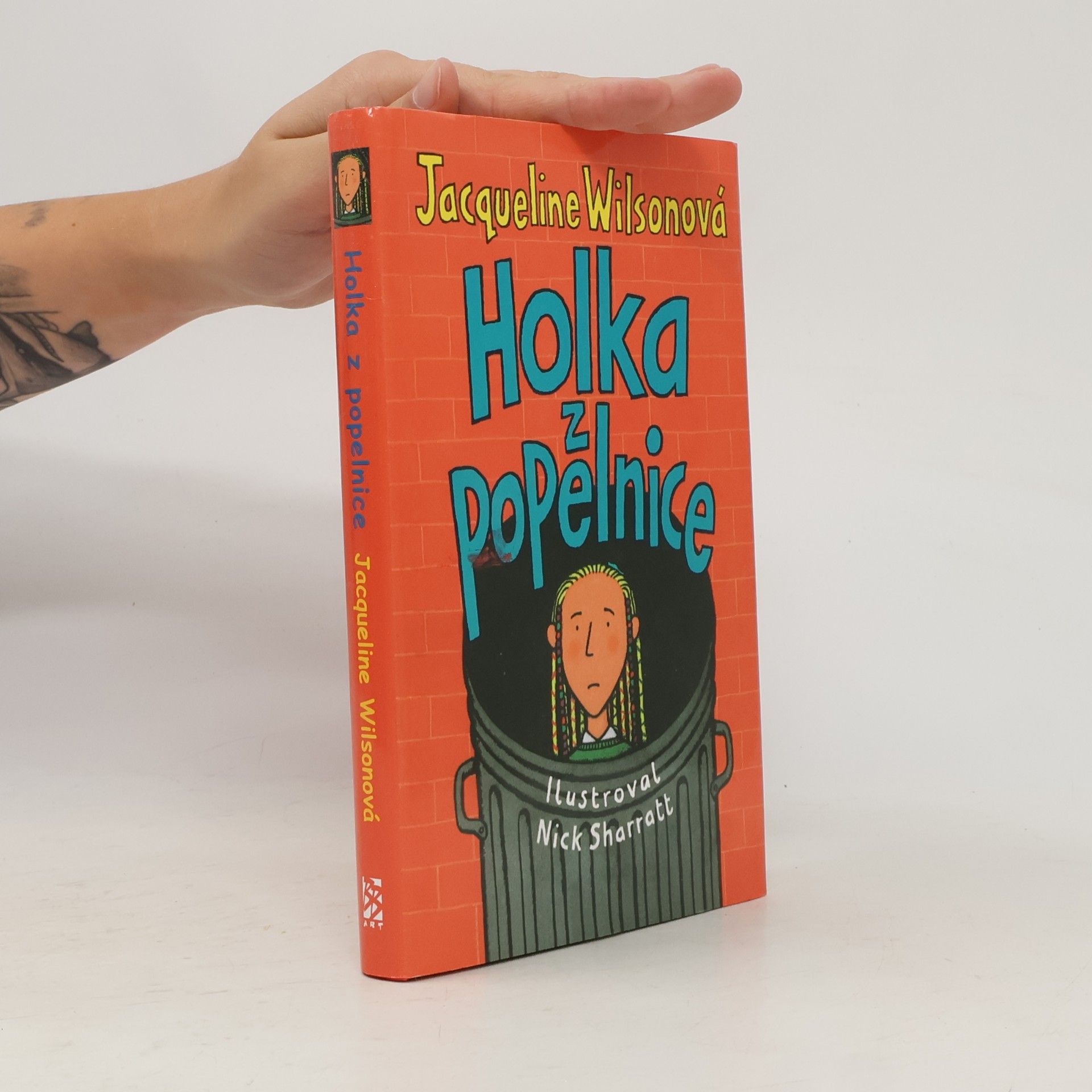 Holka z popelnice