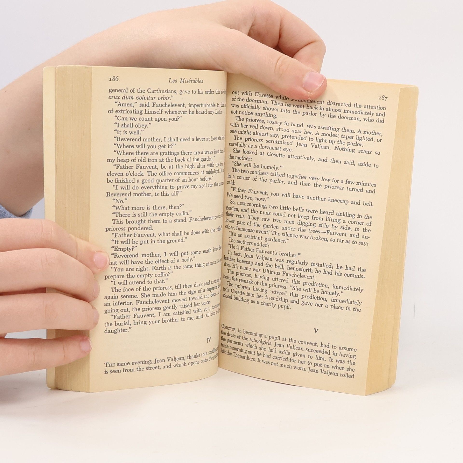 Victor Hugo Les Misérables - Translated by Charles E. Wilbour Abridged, Edited, and with an Introduction by Paul Bénichou