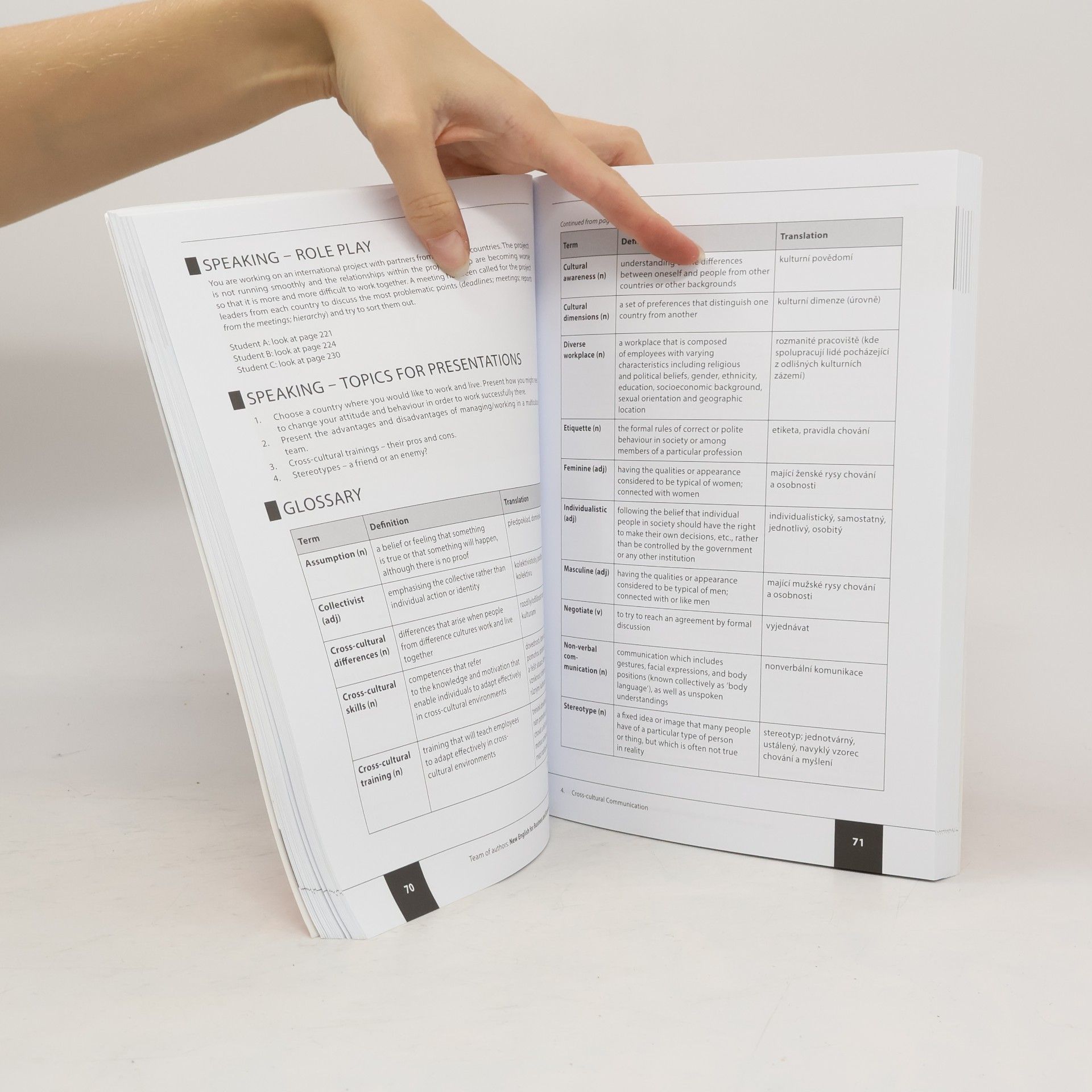 Kolektiv autorů New English for business and economics: Student's book