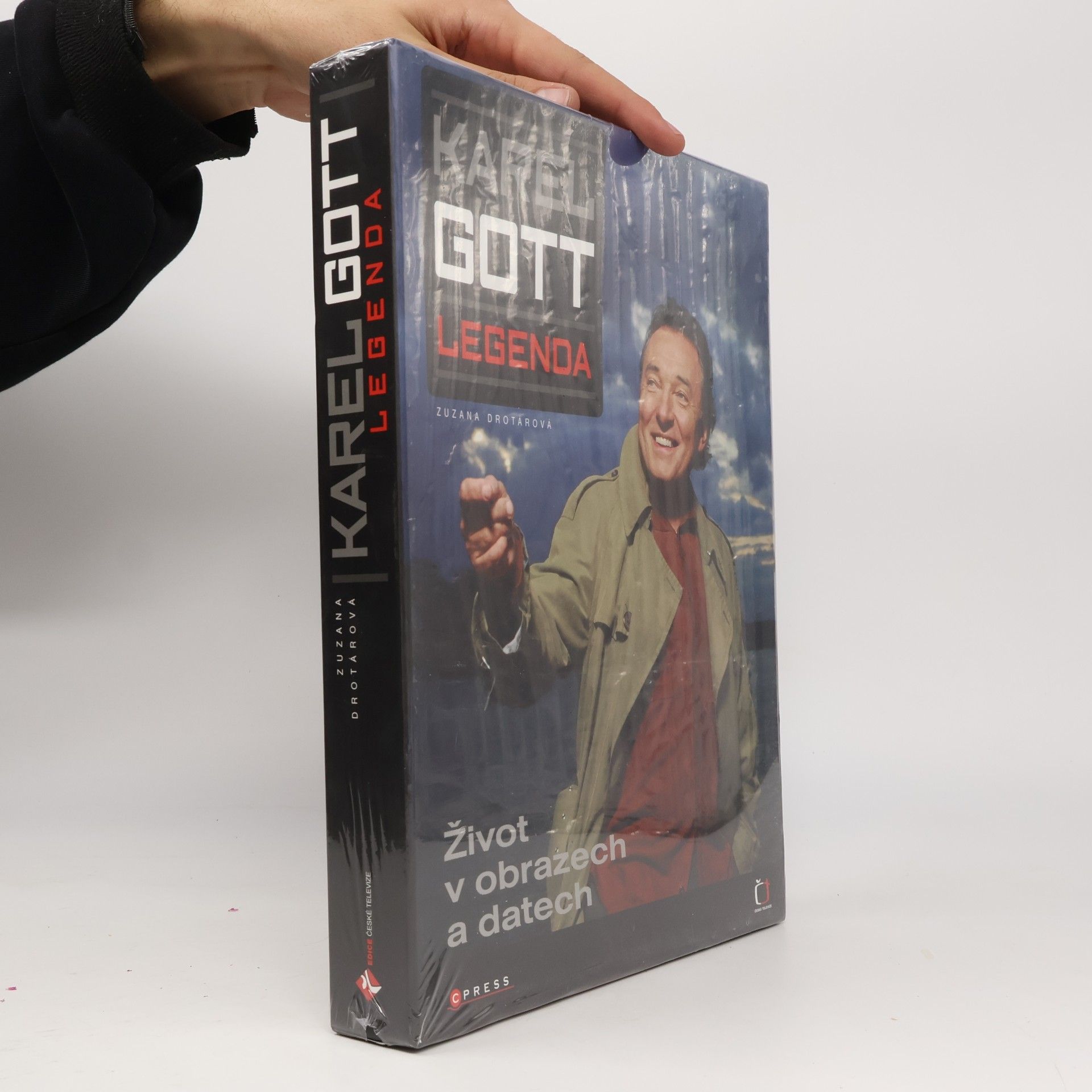 Karel Gott - legenda : život v obrazech a datech