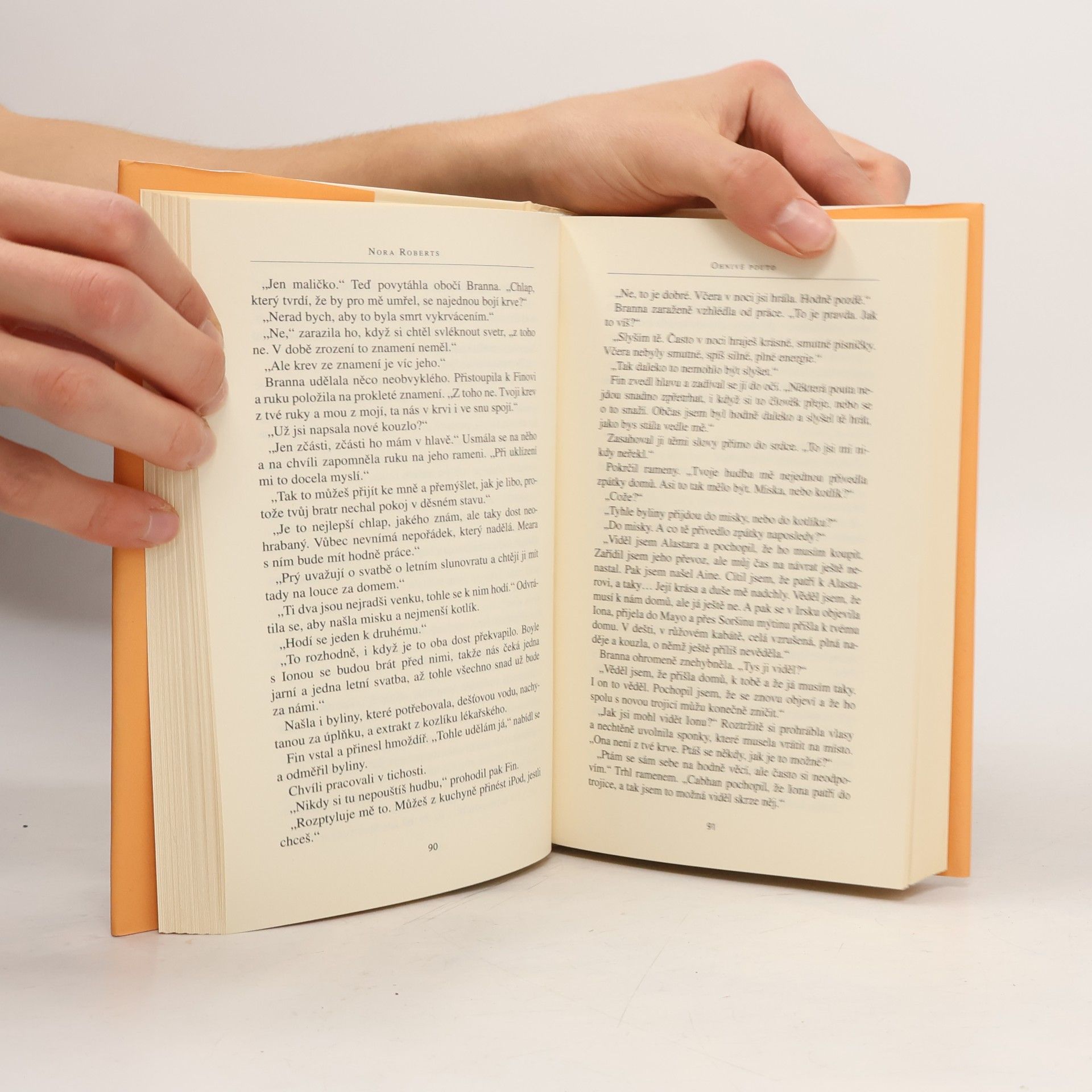 Nora Roberts Ohnivé pouto