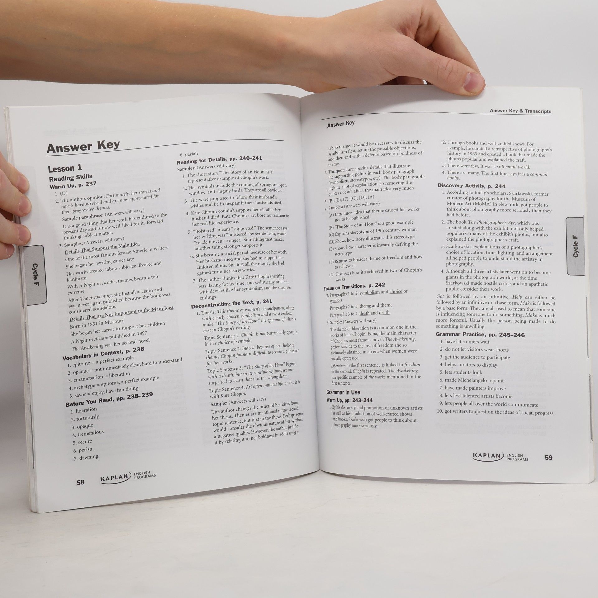 Autorenkollektiv Academic English Skills. Answer Key and Transcripts