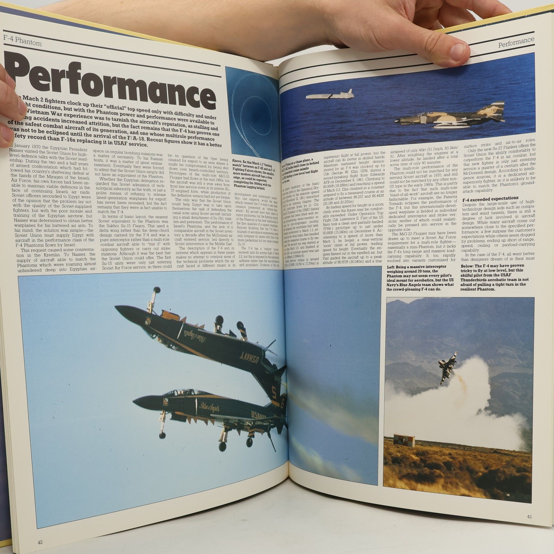 Various authors Modern Fighting Aircraft F-4