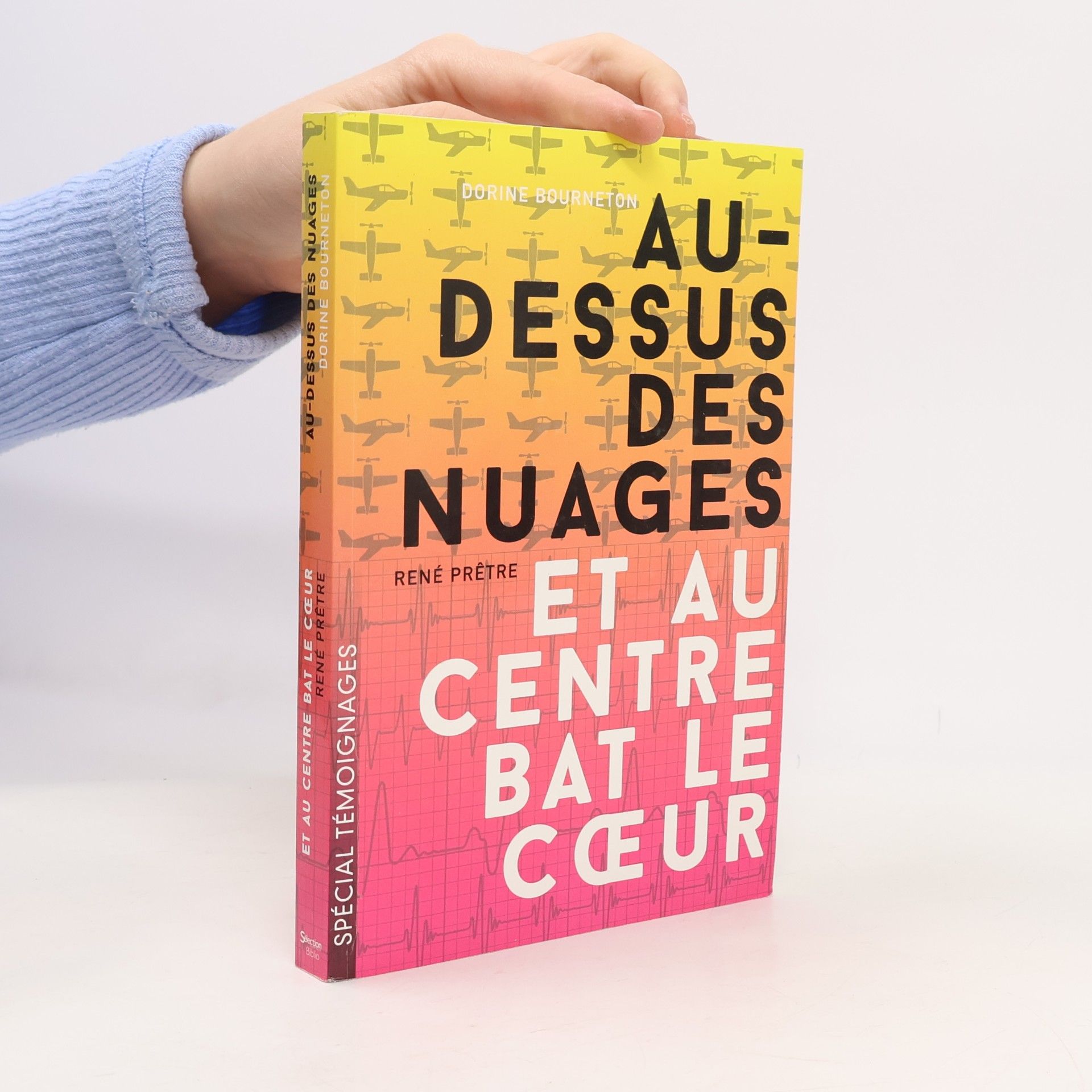 Au-dessus des nuages et au centre bat le cœur