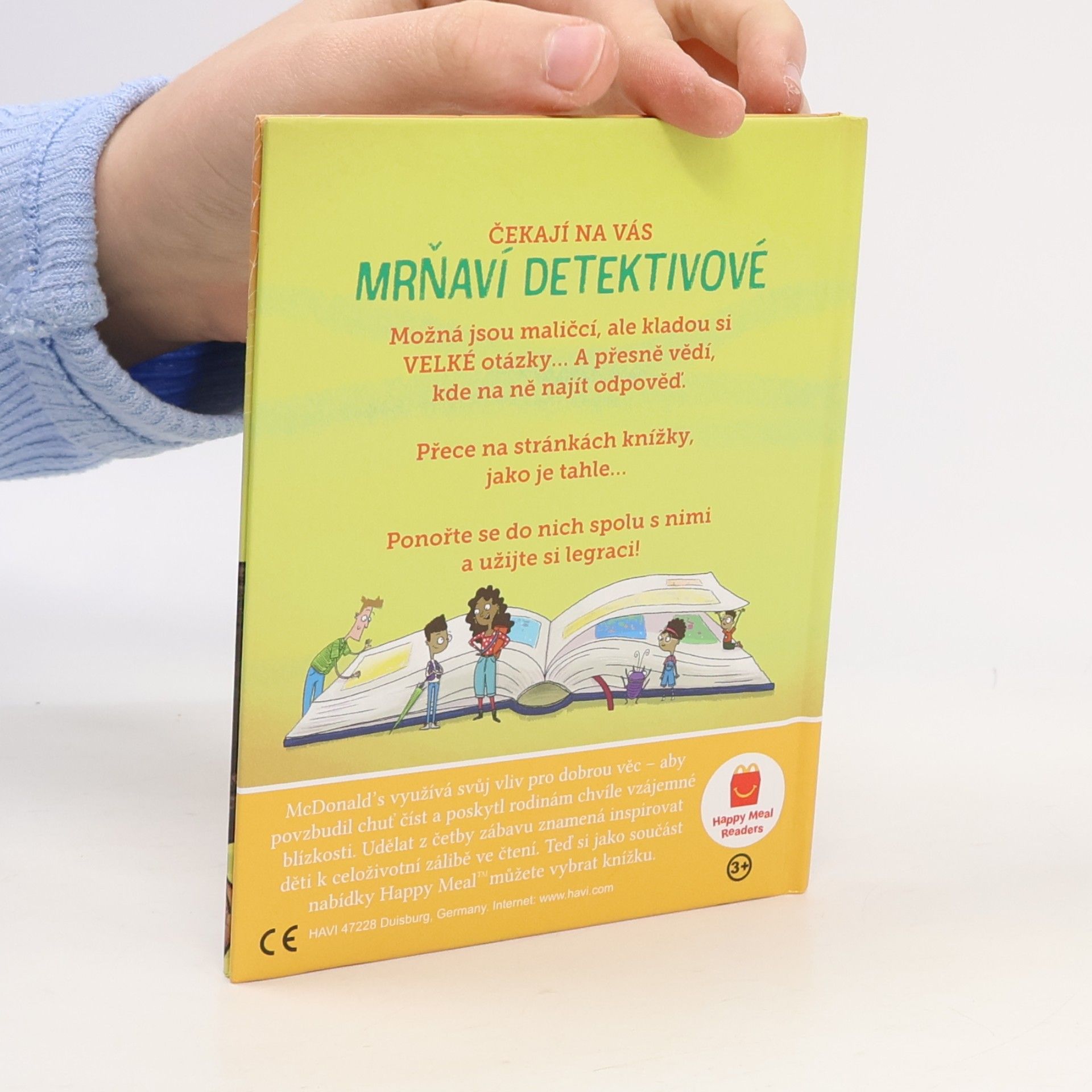 Cressida Cowell Mrňaví detektivové. Mají pavouci domácí mazlíčky?