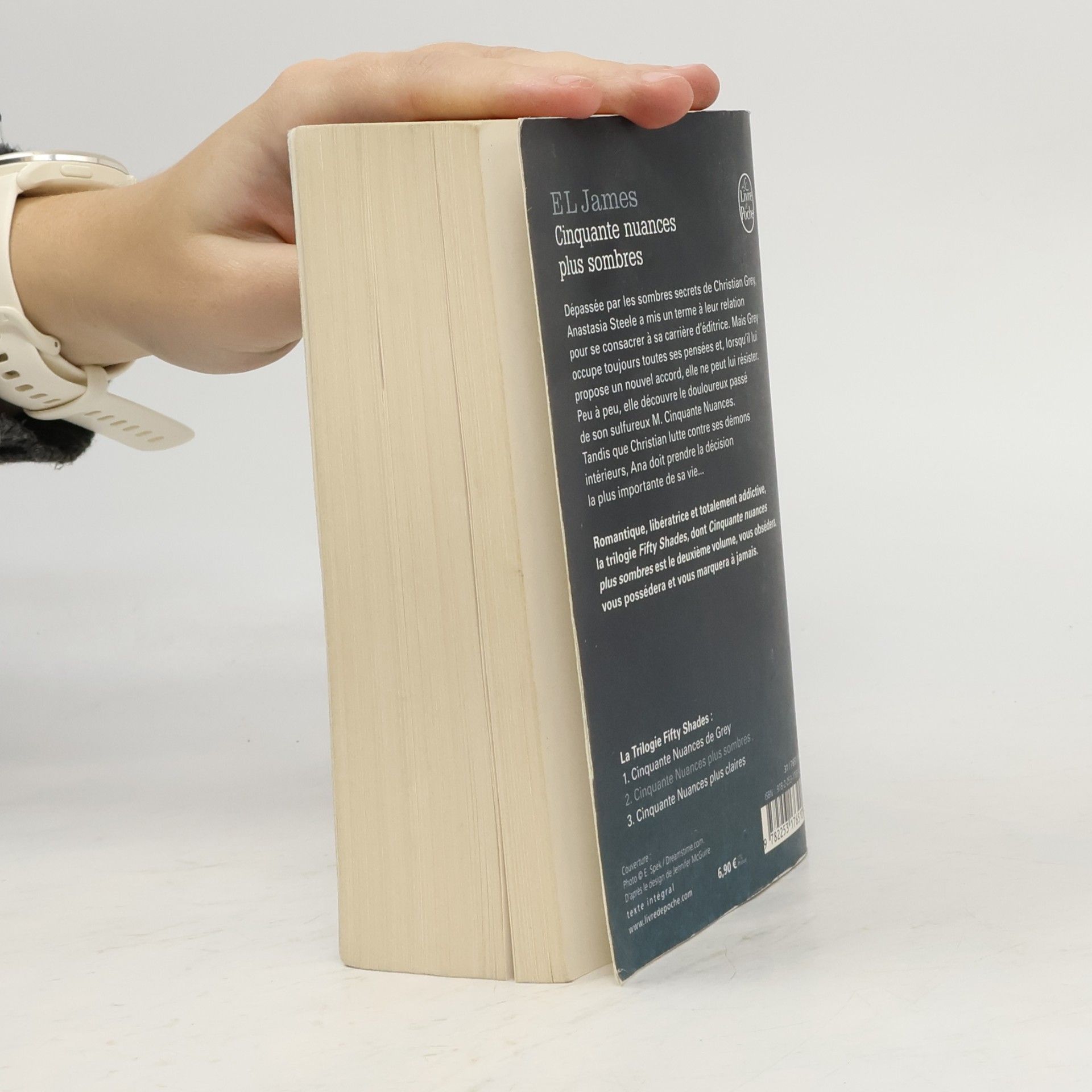 E. L. James Cinquante nuances plus sombres