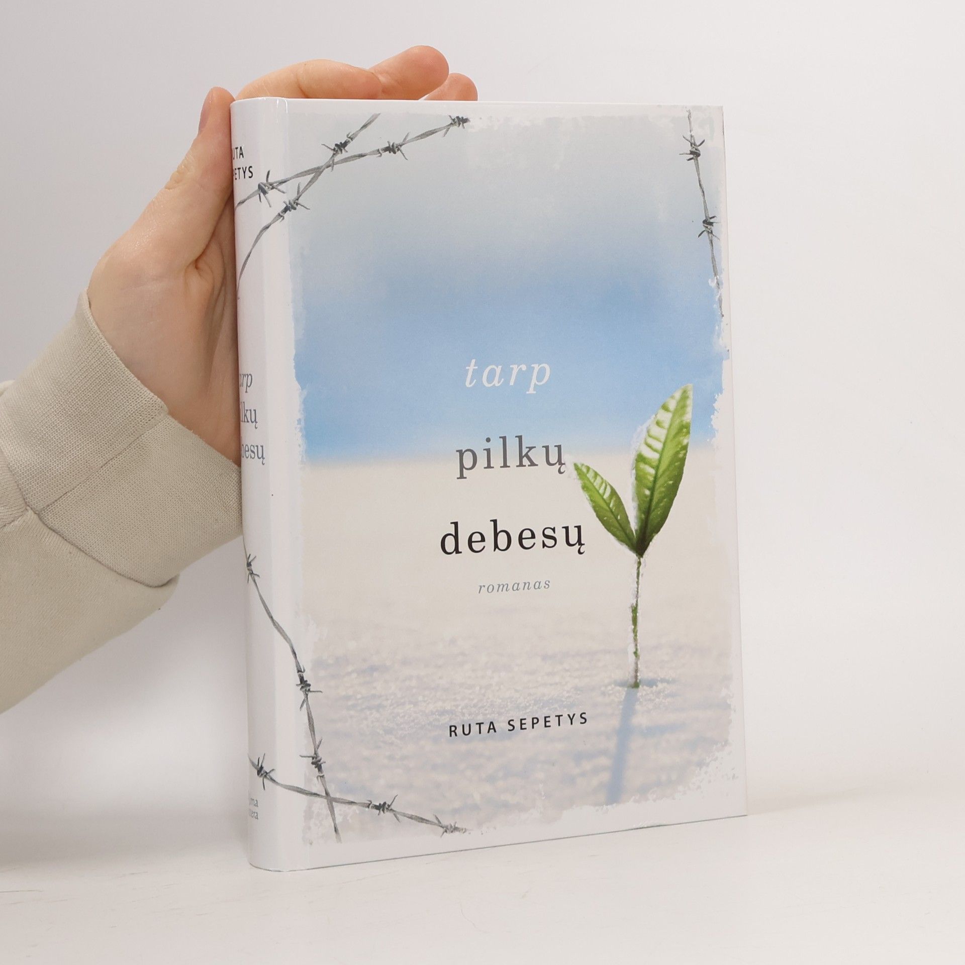 Ruta Sepetys Tarp pilkų debesų