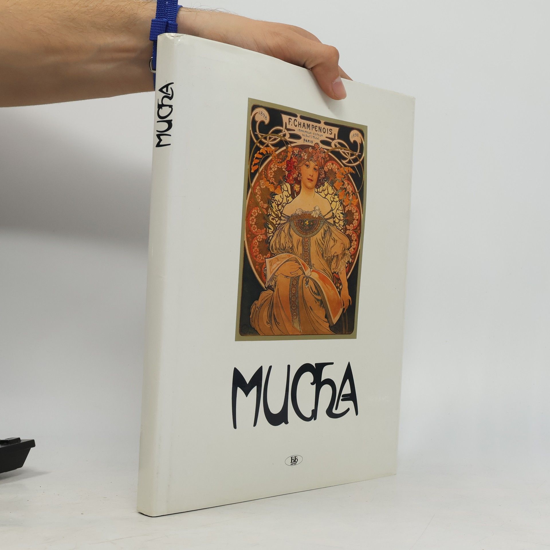 Mucha