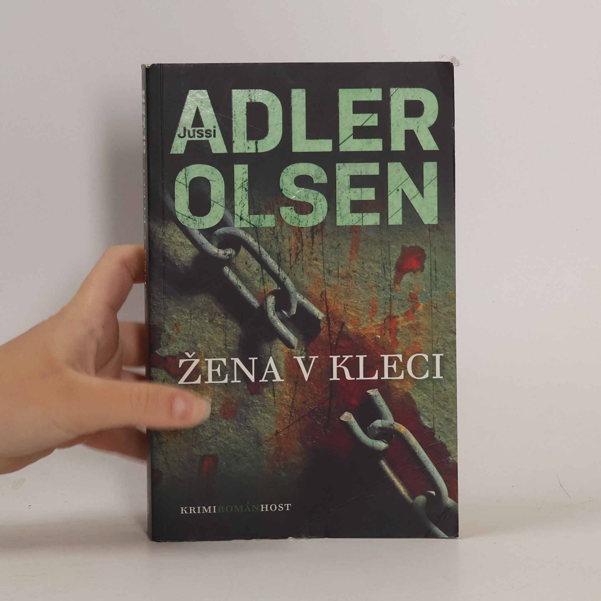 Žena v kleci