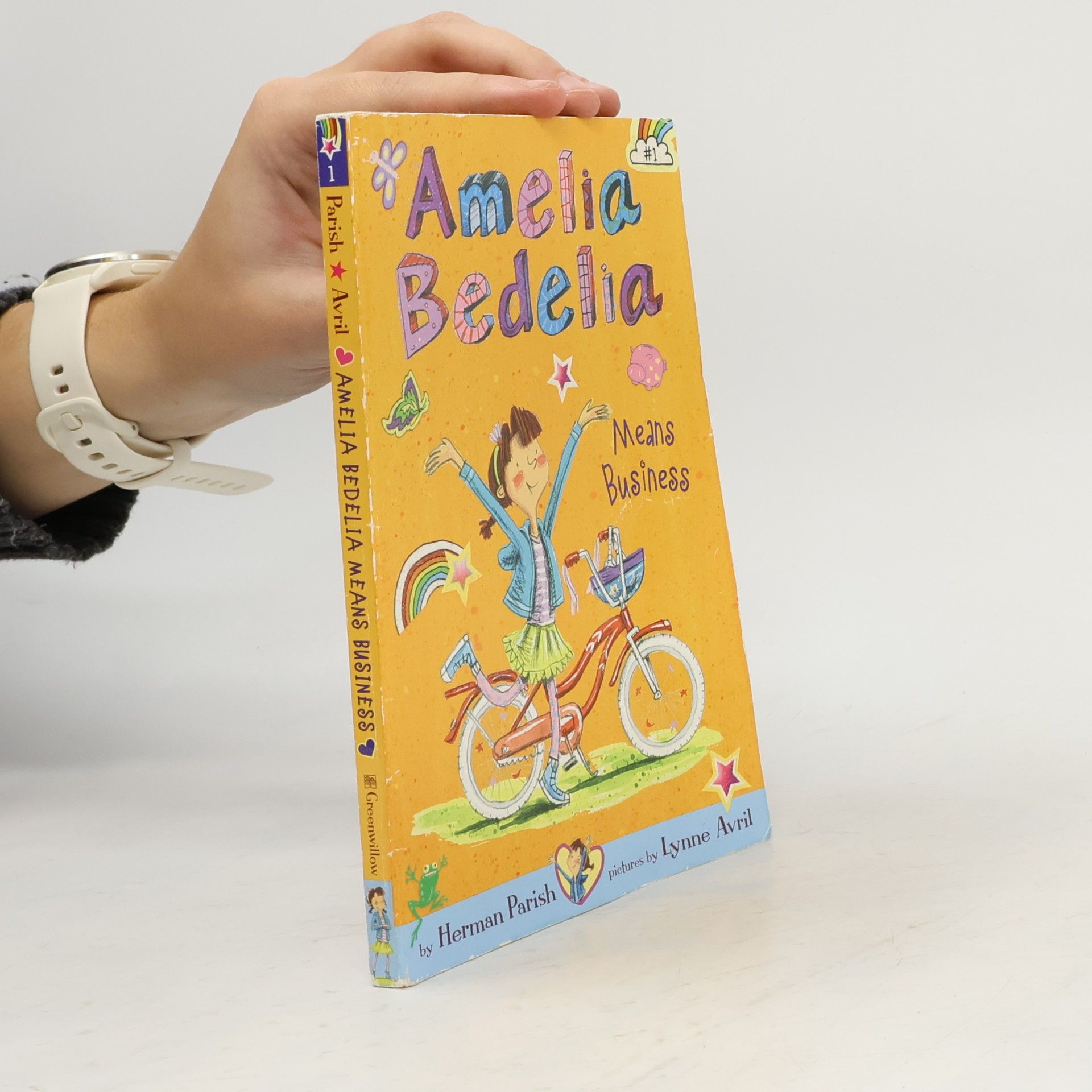 Amelia Bedelia Chapter Book #1: Amelia Bedelia Means Business