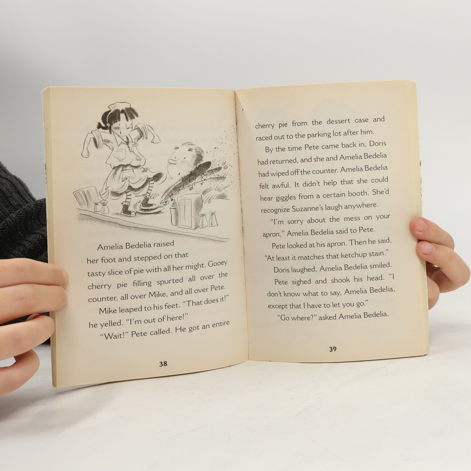 Herman Parish Amelia Bedelia Chapter Book #1: Amelia Bedelia Means Business