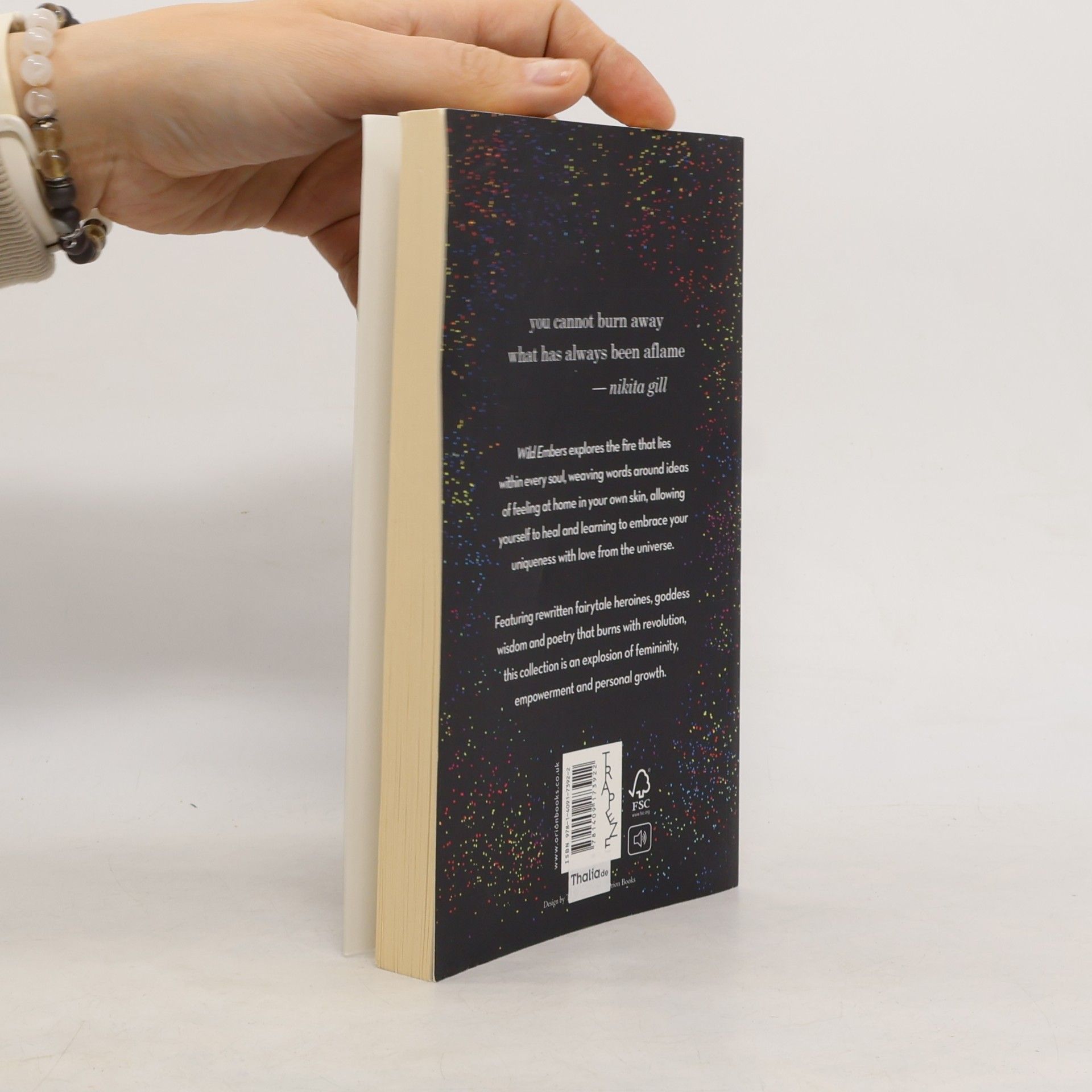 Nikita Gill Wild Embers : Poems of rebellion, fire and beauty