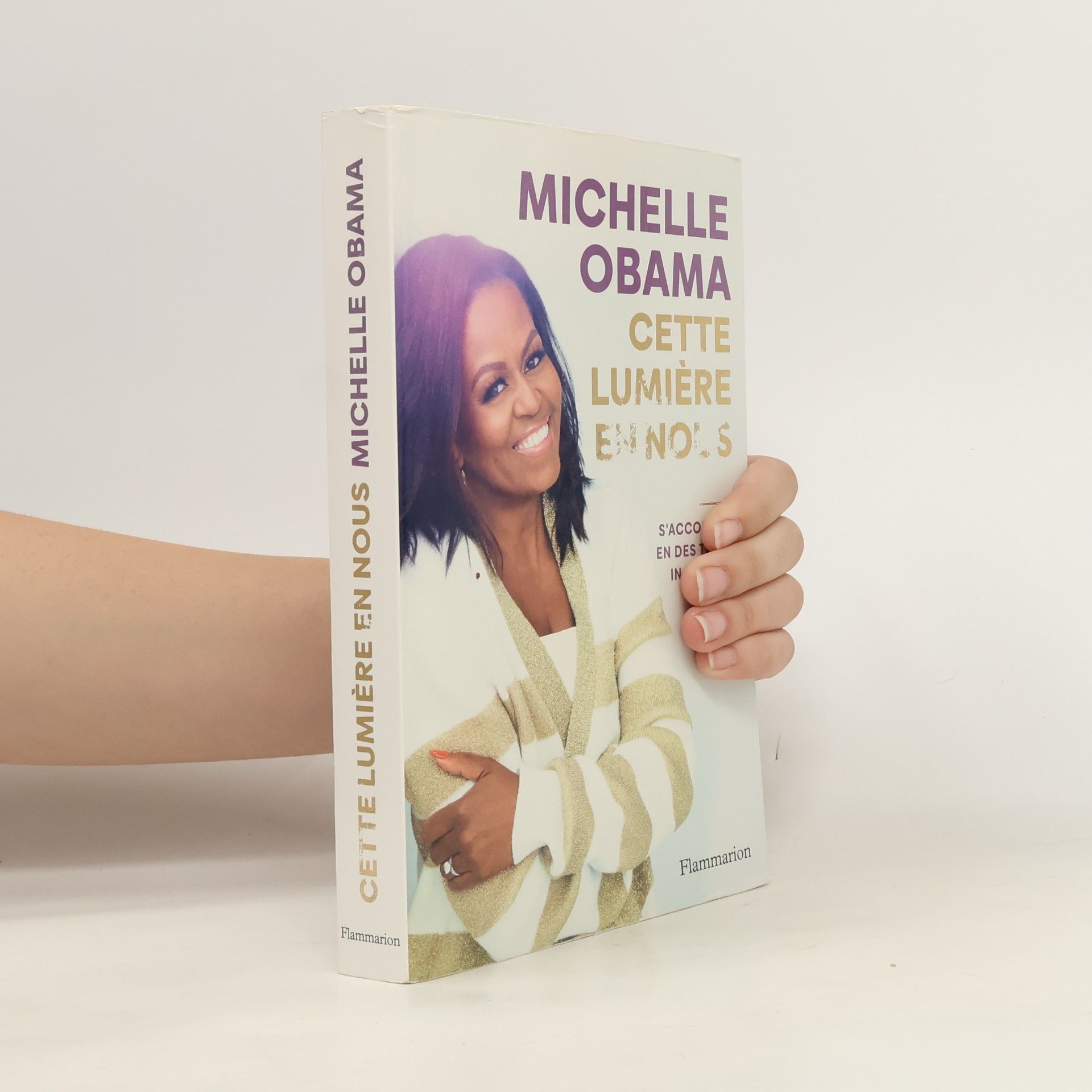 Michelle Obama The Light We Carry: Overcoming in Uncertain Times
