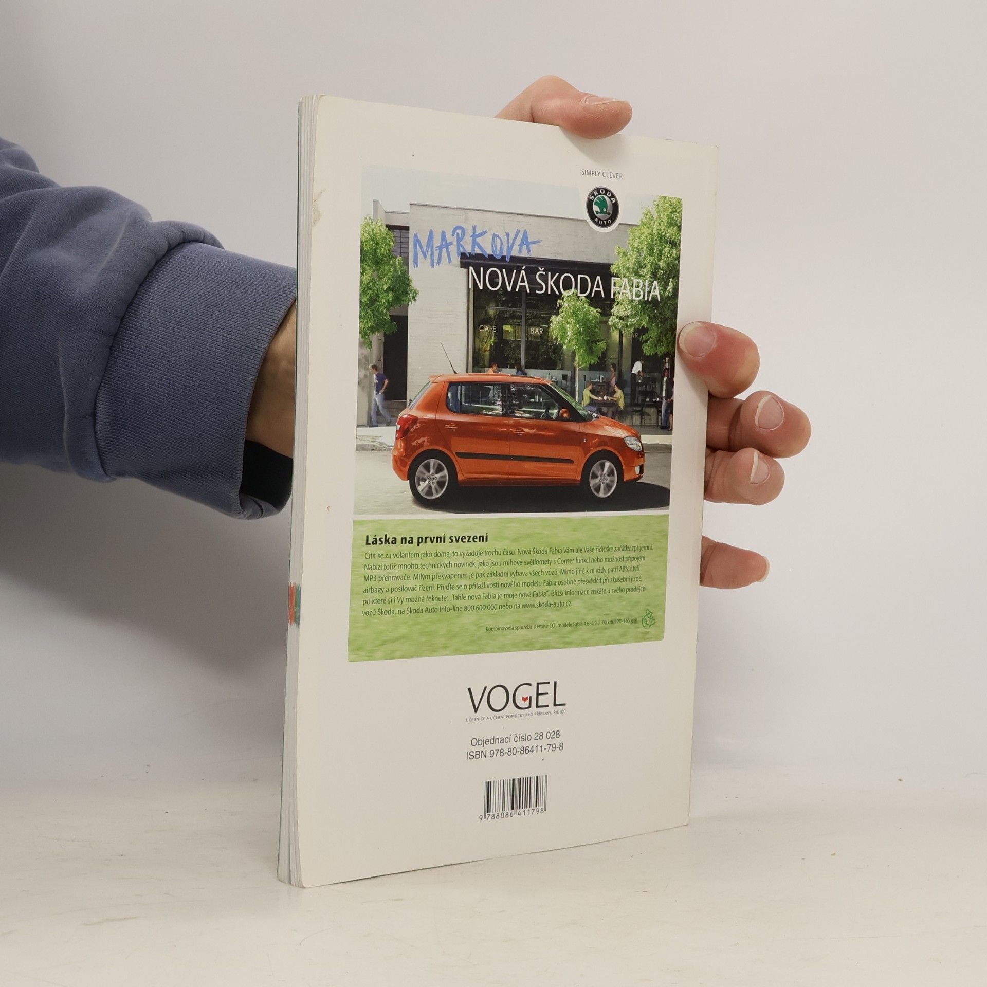 Kolektiv autorů Autoškola. Základy konstrukce a údržba osobního automobilu, základy ovládání automobilu, zásady bezpečné jízdy, základy první pomoci