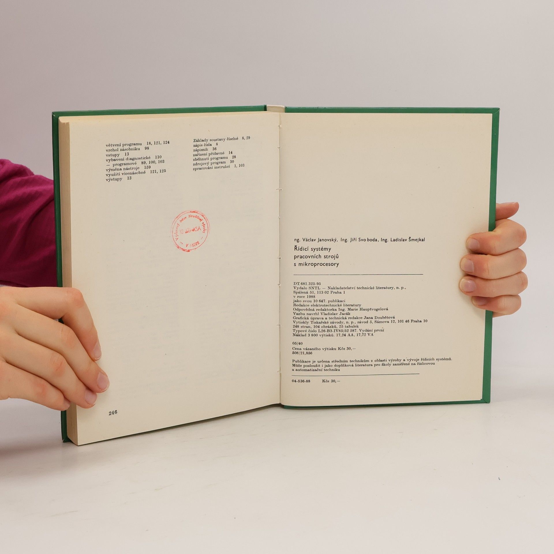 Various authors Řídící systémy pracovních strojů s mikroprocesory