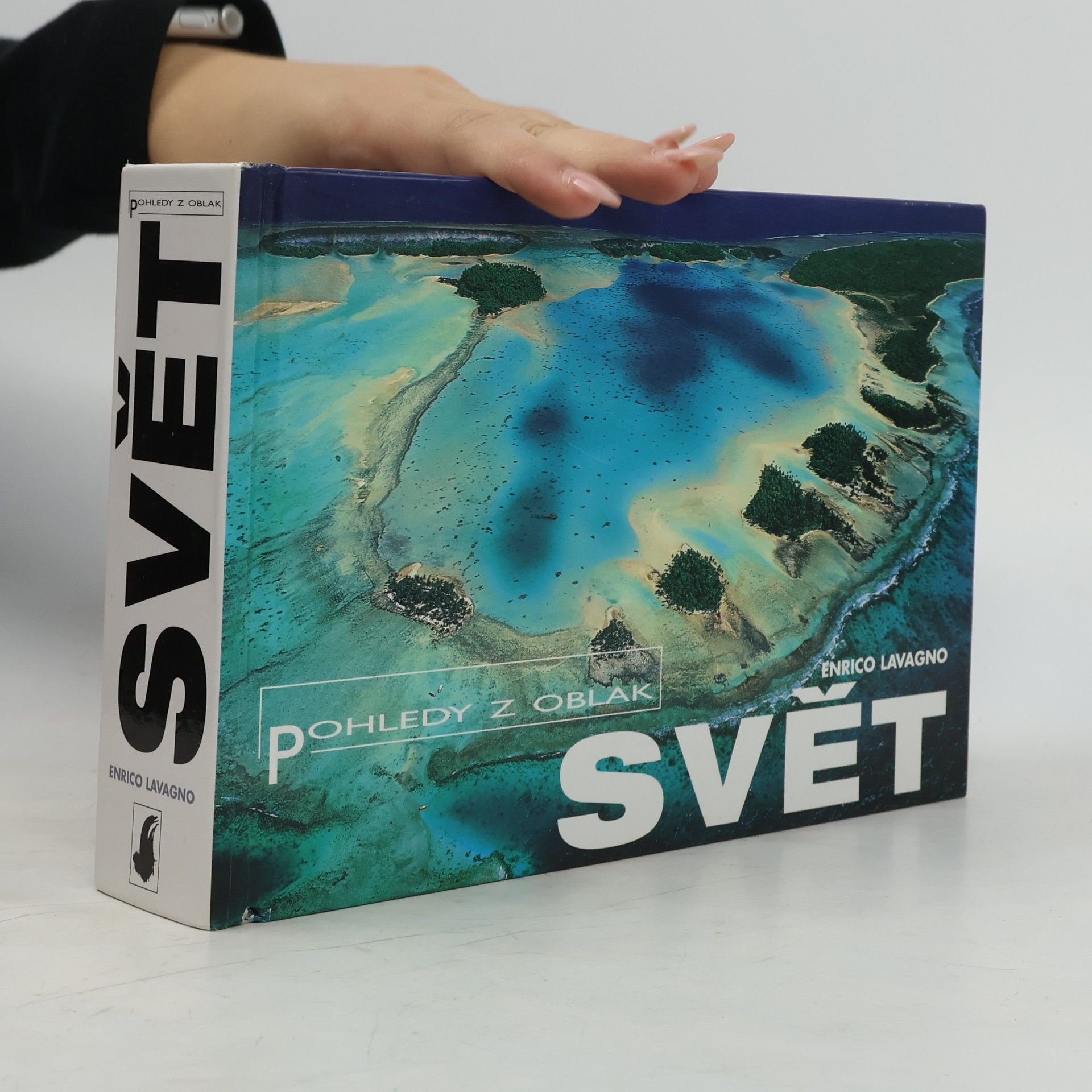 Svět - pohledy z oblak