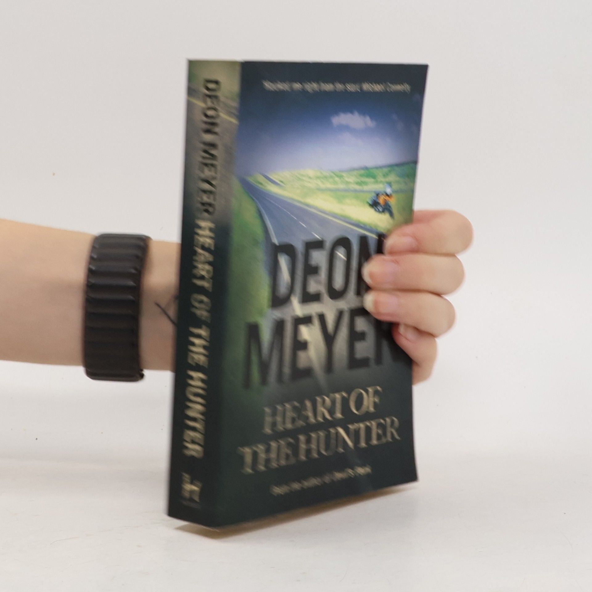 Deon Meyer Heart of the Hunter