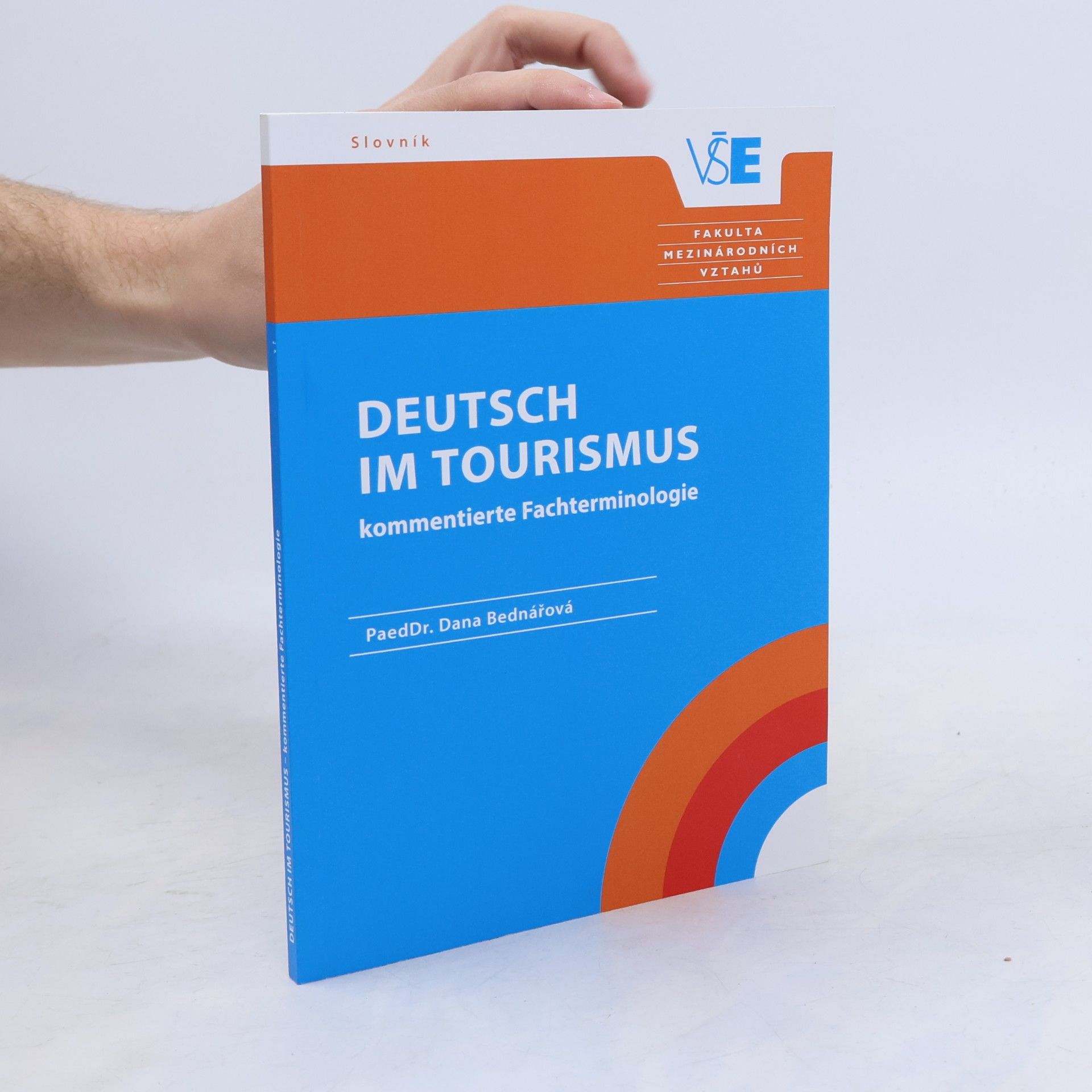 Dana Bednářová Deutsch im Tourismus : kommentierte Fachterminologie