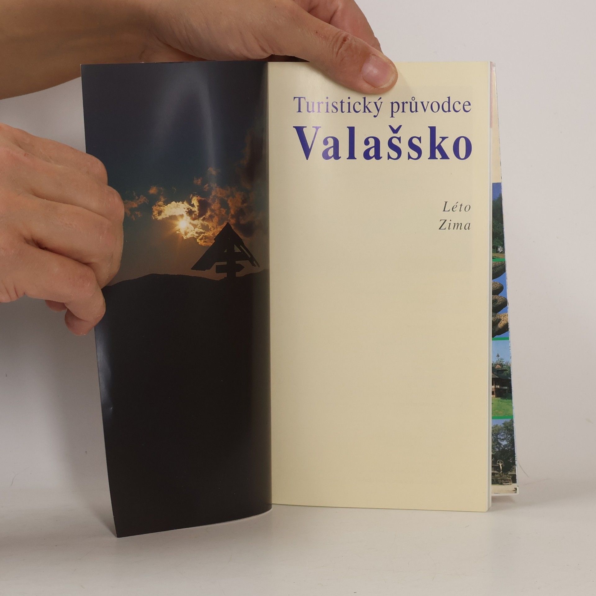 Kolektiv autorů Turistický průvodce Valašsko. Tourist Guide to Wallachia