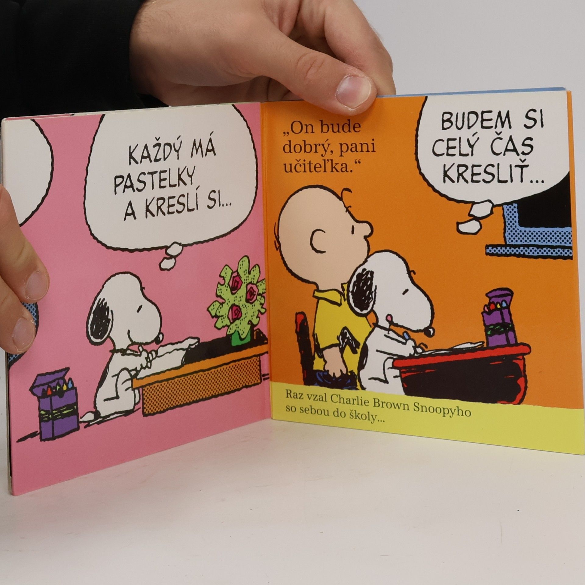 Charles Schulz Snoopy ide do školy
