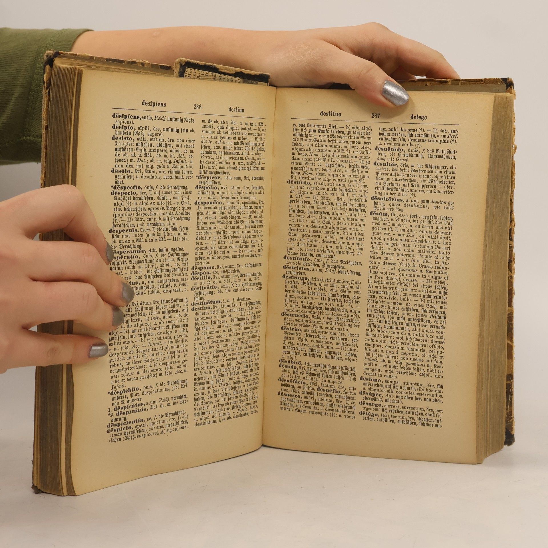 K. E. Georges Lateinisch-deutsches und deutsch-lateinisches Schulwörterbuch. Lateinisch-deutscher Teil