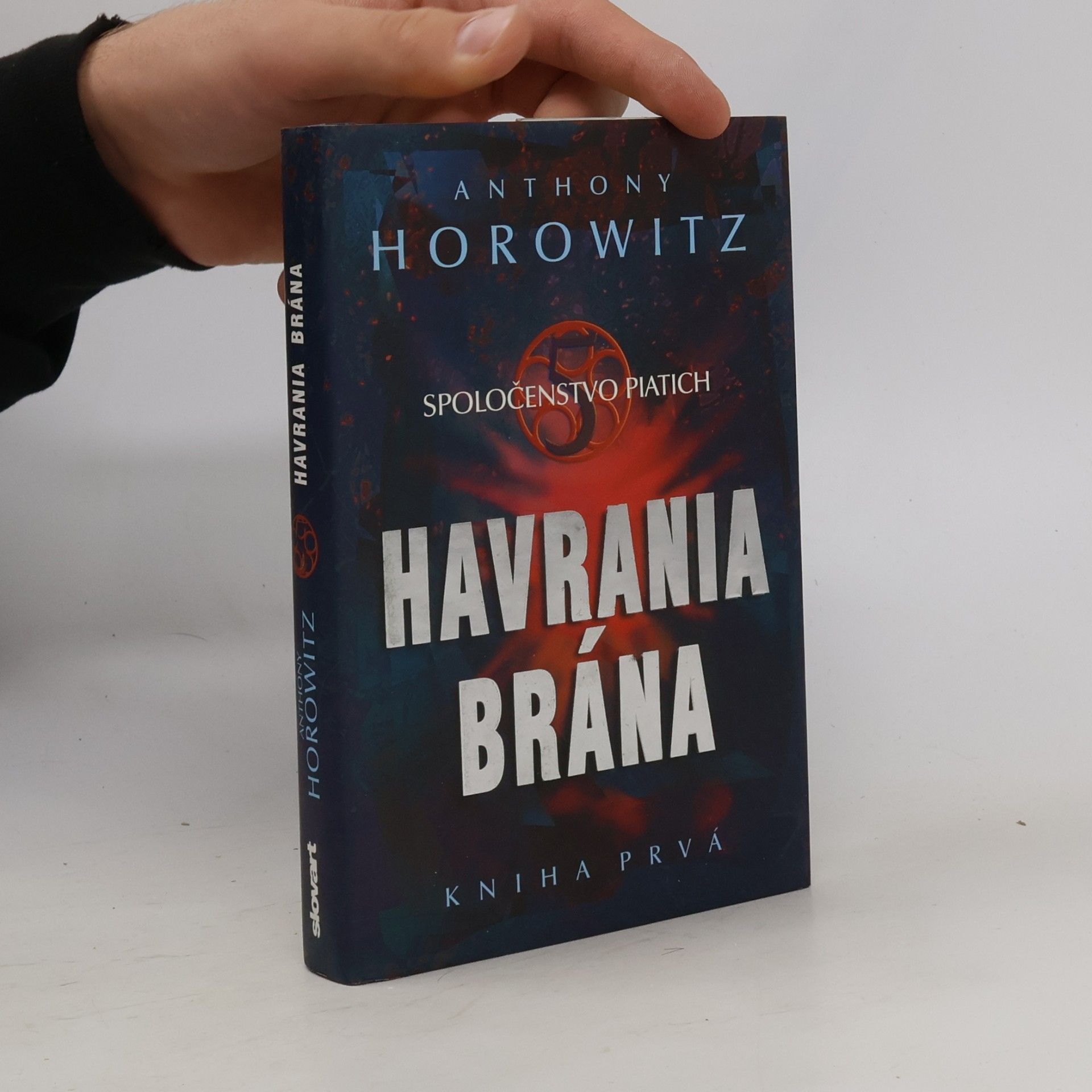 Anthony Horowitz Spoločenstvo piatich 1. Havrania brána