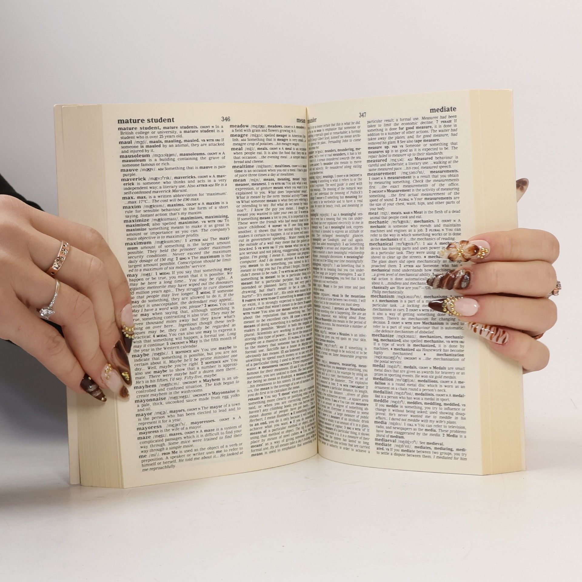 Cobuild Collins Student's Dictionary. Helping learners with real English
