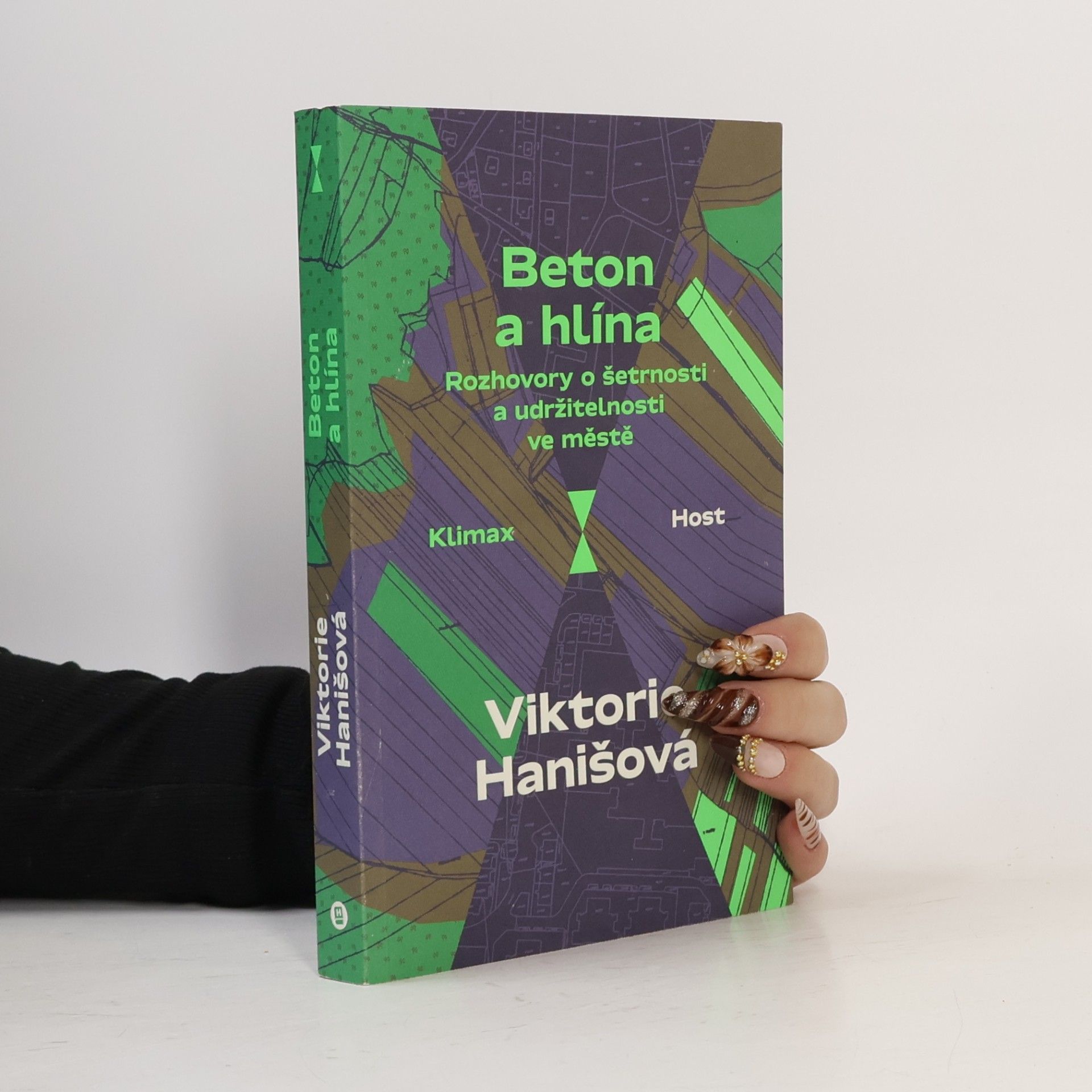 Beton a hlína
