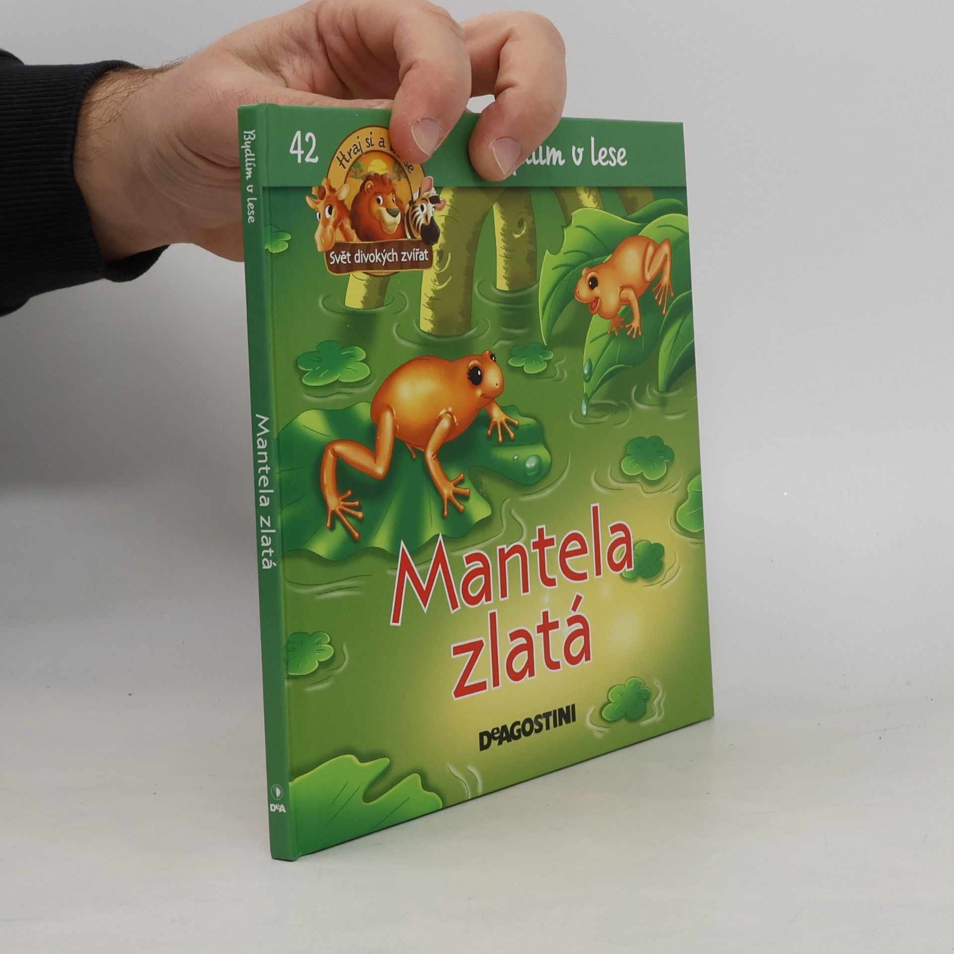 Kolektiv autorů Bydlím v lese 42. Mantela zlatá