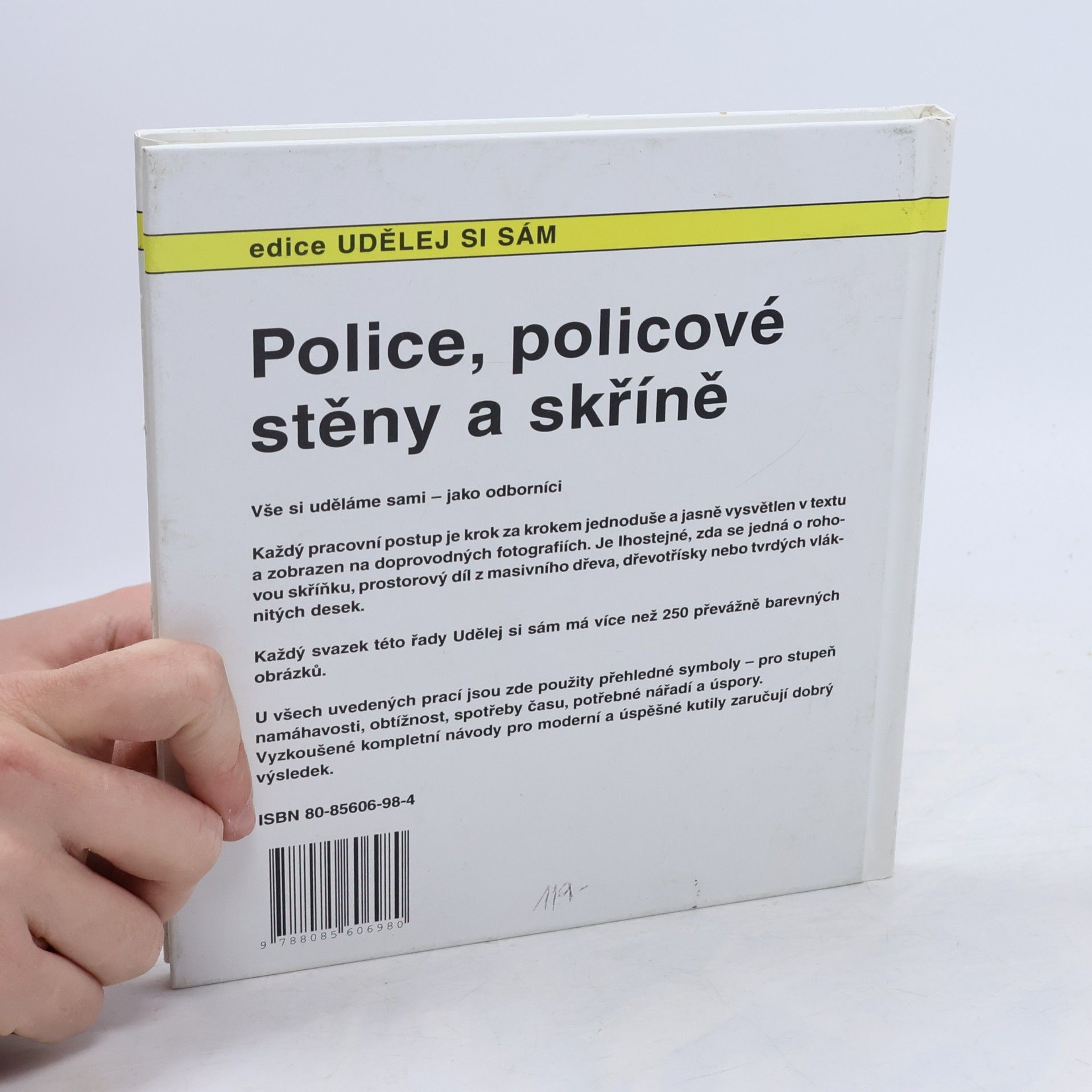 Niels Clausen Police, policové stěny a skříně