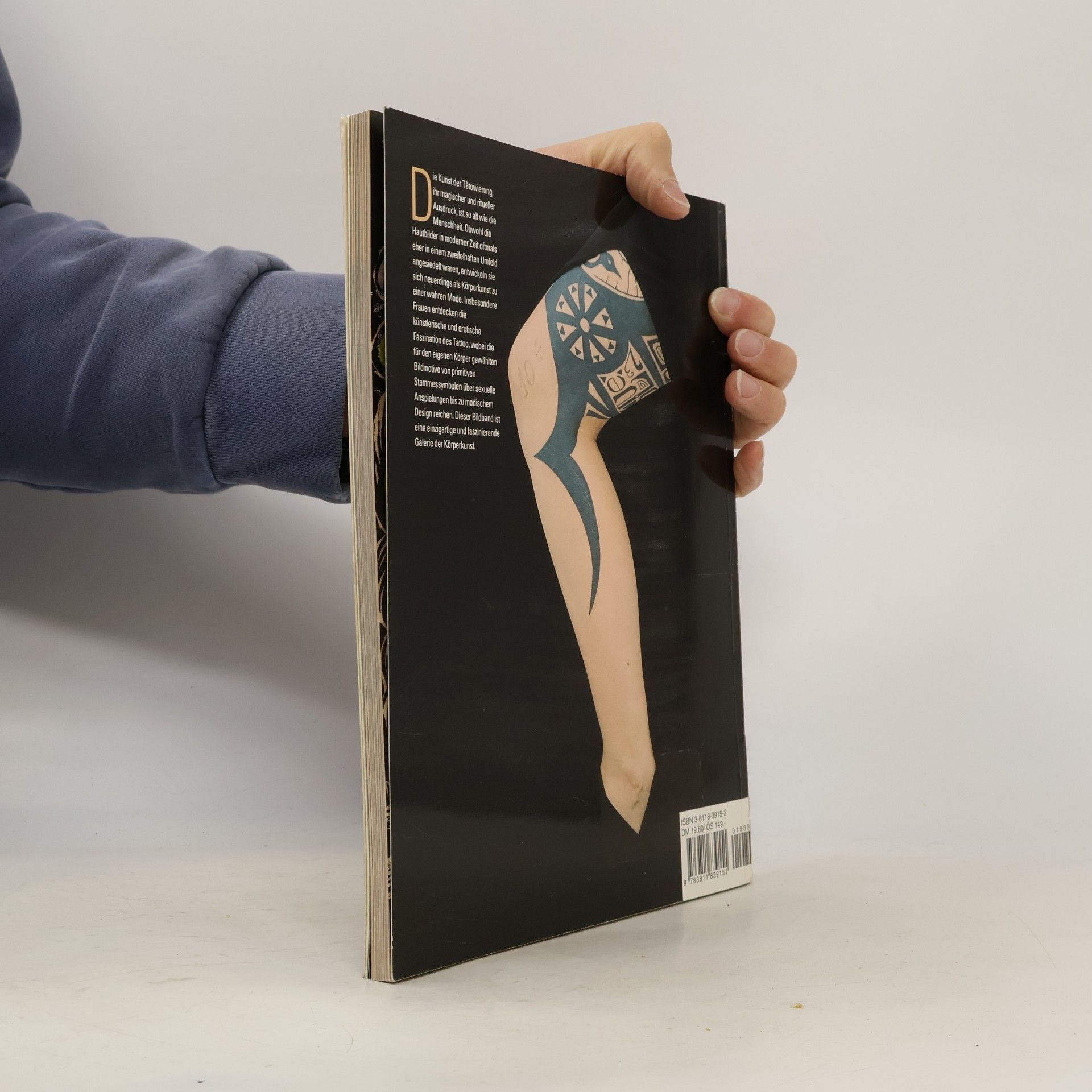 Chris Wroblewski Kunst auf nackter Haut