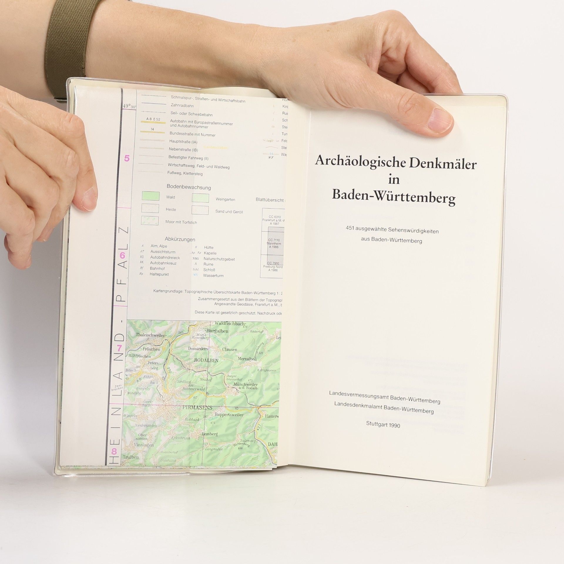 Archäologische Denkmäler in Baden-Württemberg. 451 ausgewählte Sehenswürdigkeiten aus Baden-Württemberg. Karte mit Beiheft.