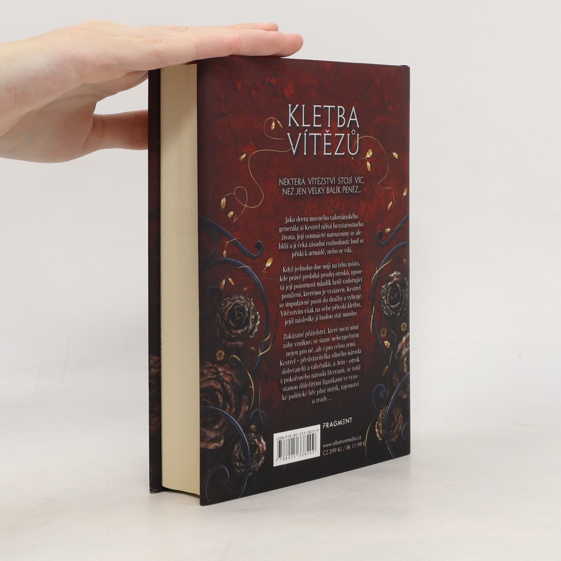 Marie Rutkoski Kletba vítězů