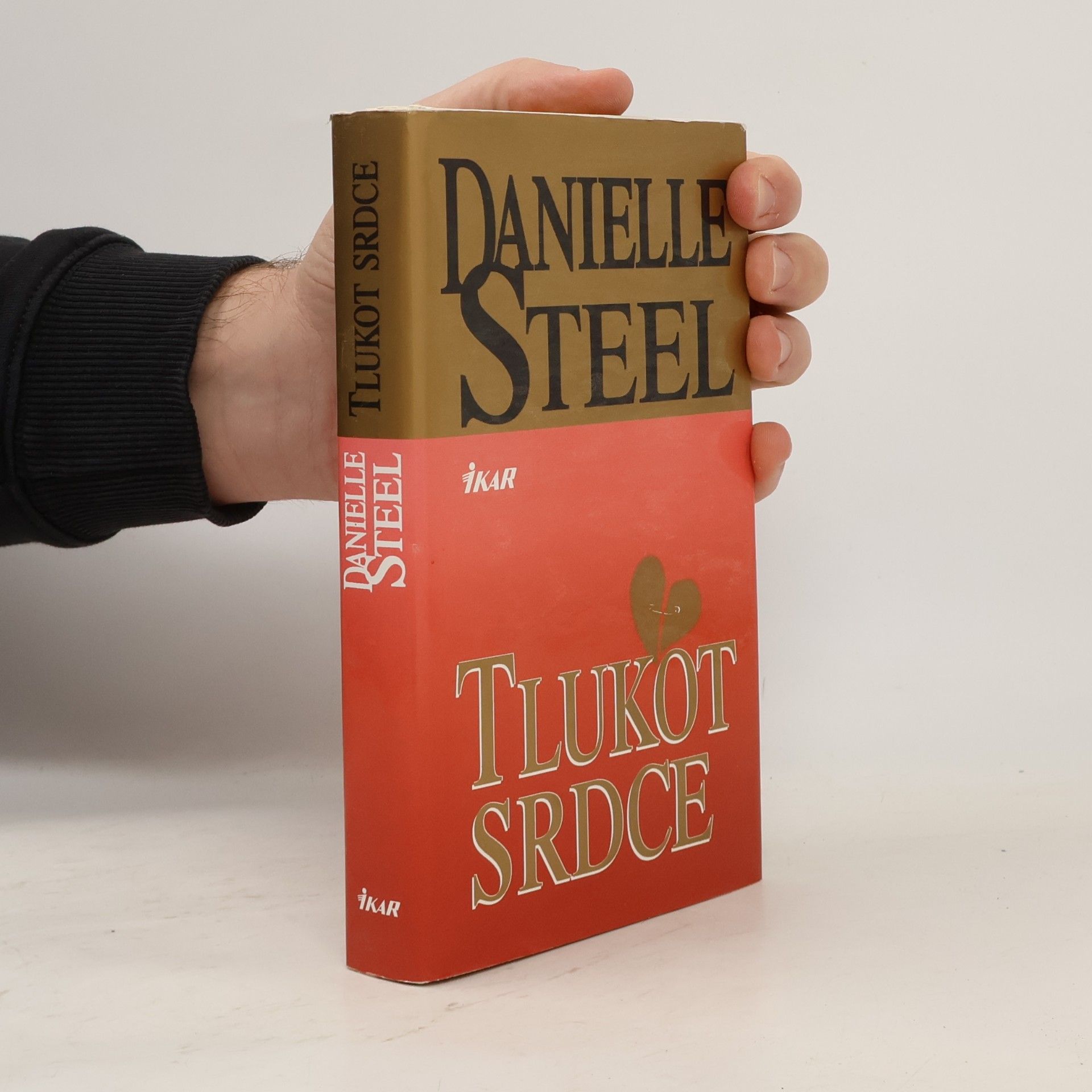 Danielle Steel Tlukot srdce