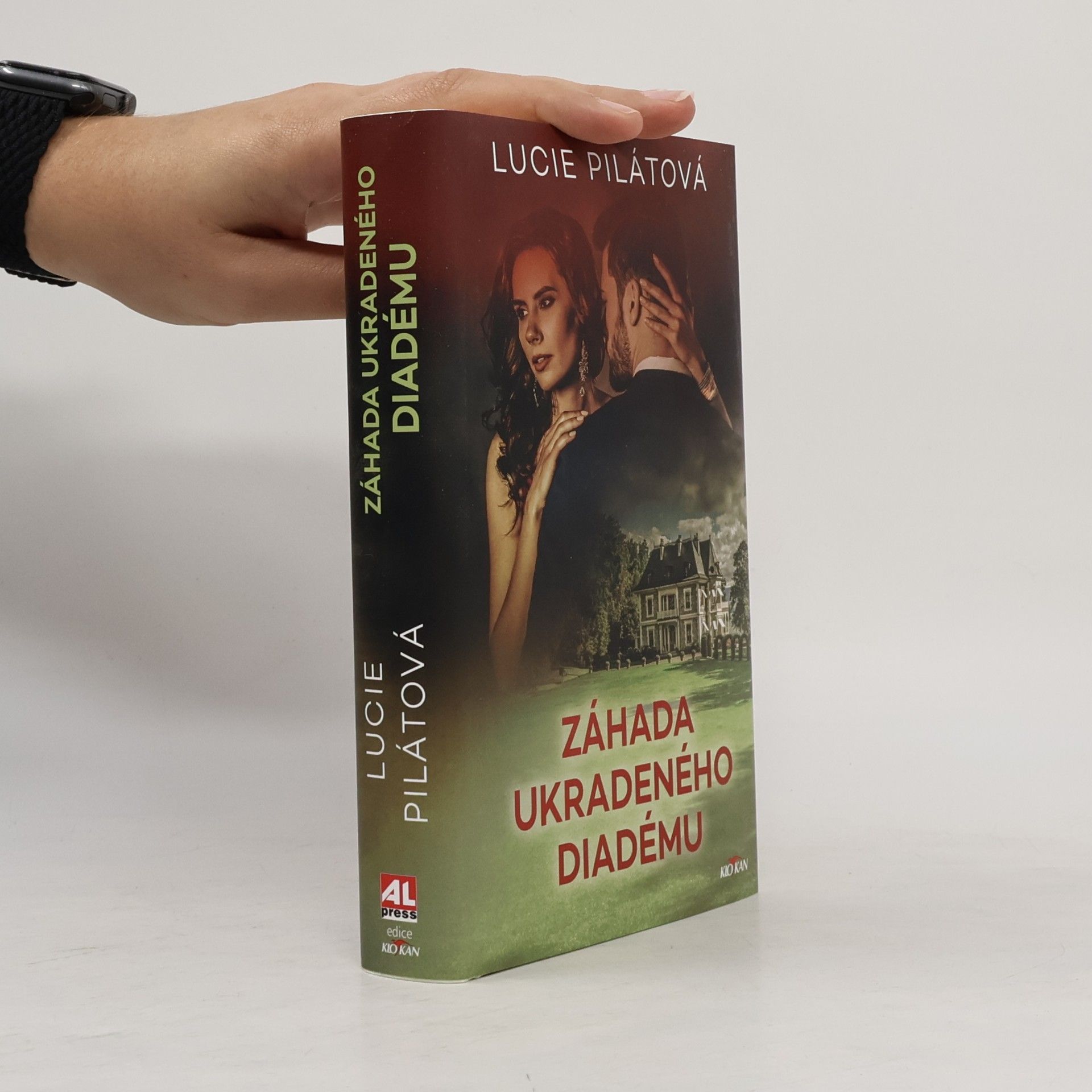 Záhada ukradeného diadému