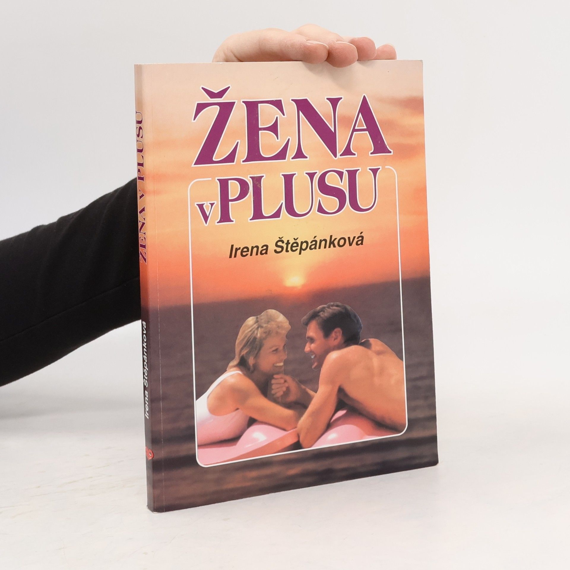 Žena v plusu