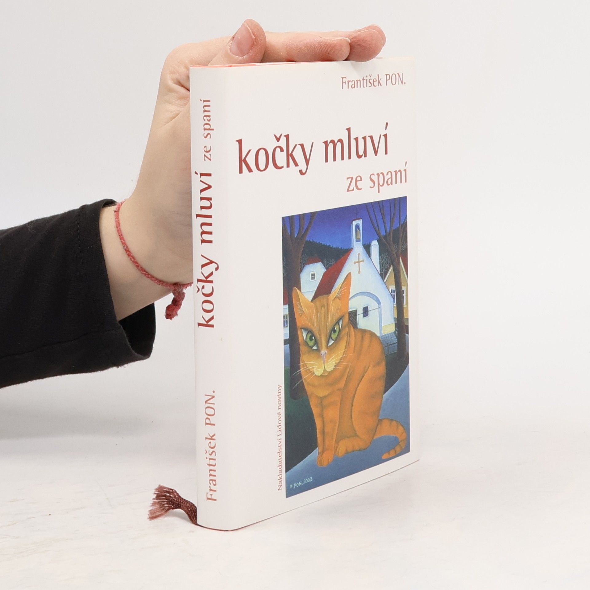Kočky mluví ze spaní