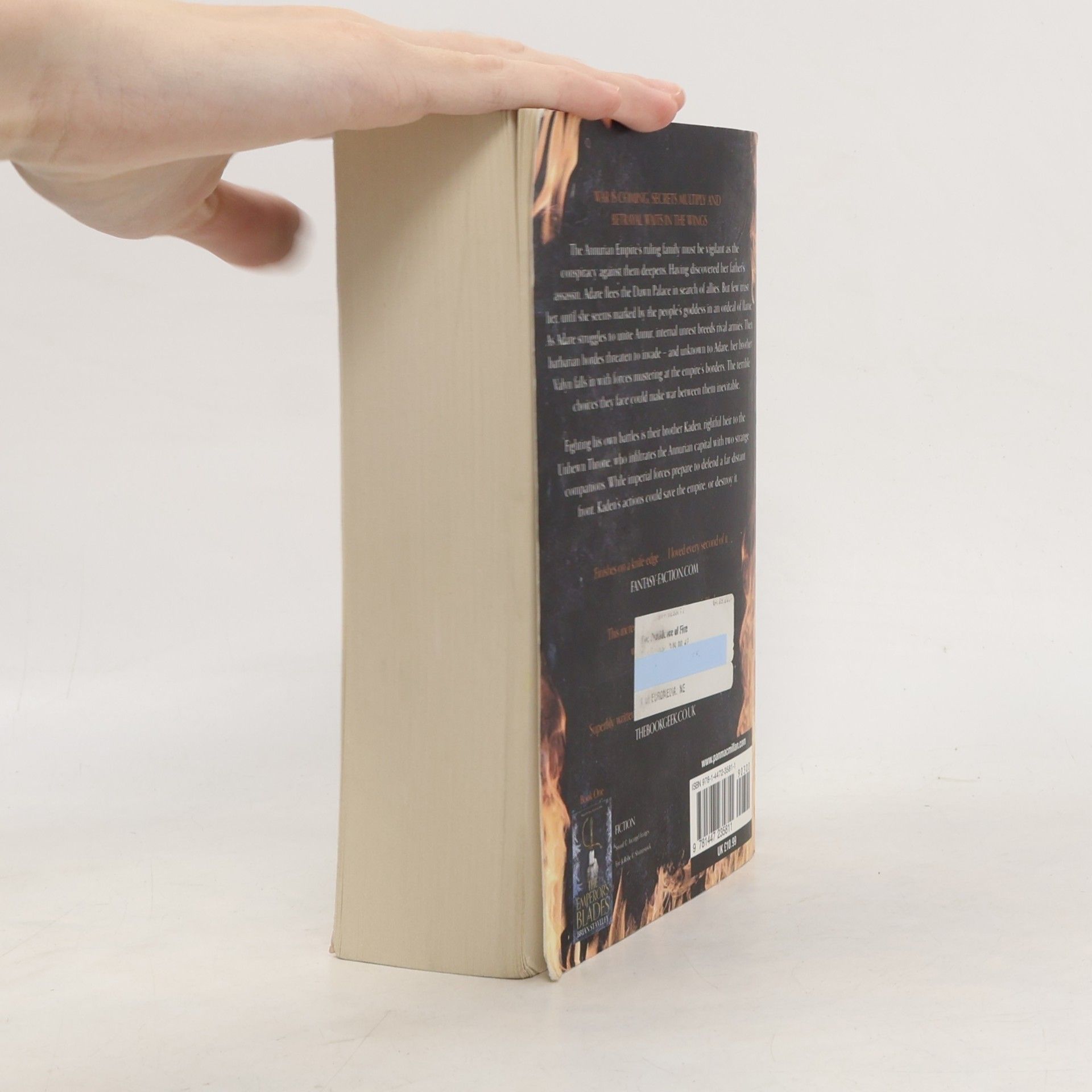 Brian Staveley The Providence of Fire. Thron in Flammen, englische Ausgabe