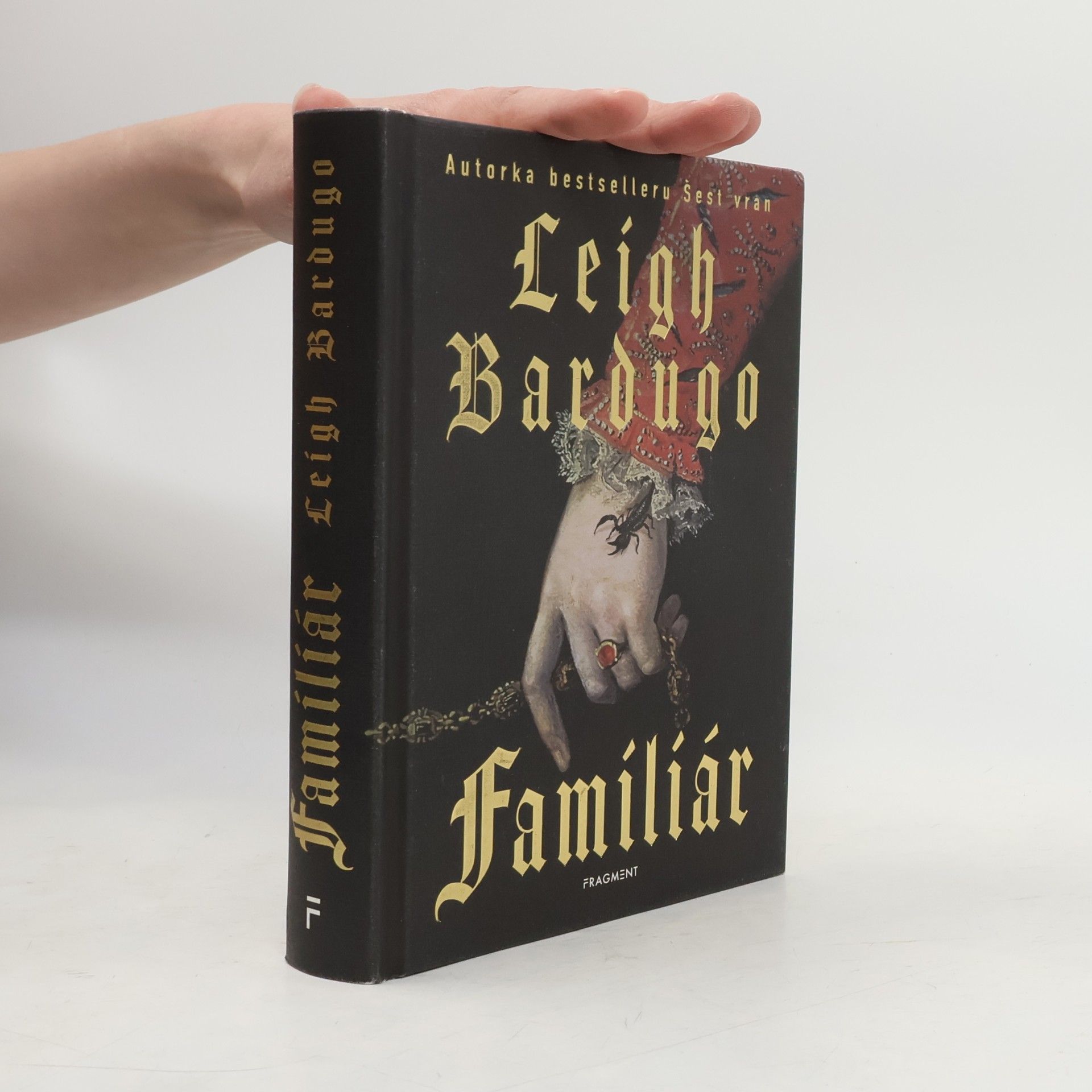 Leigh Bardugo Familiár