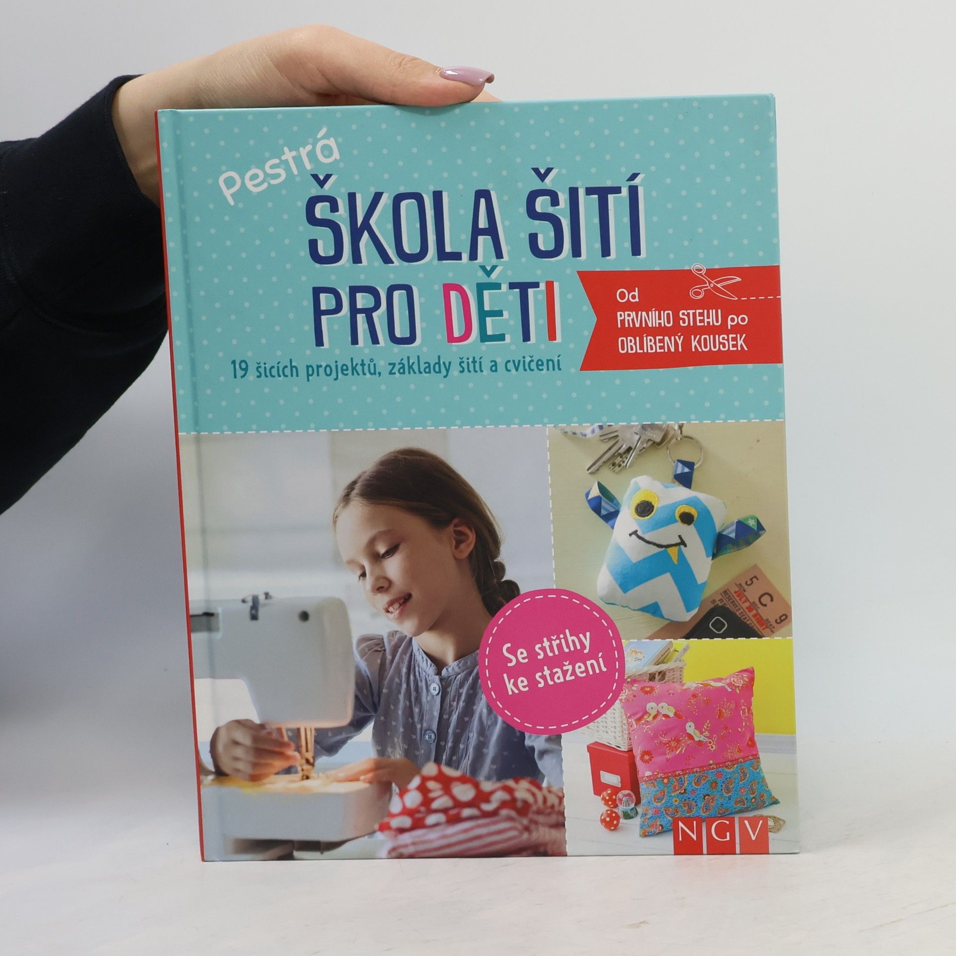 Pestrá škola šití pro děti