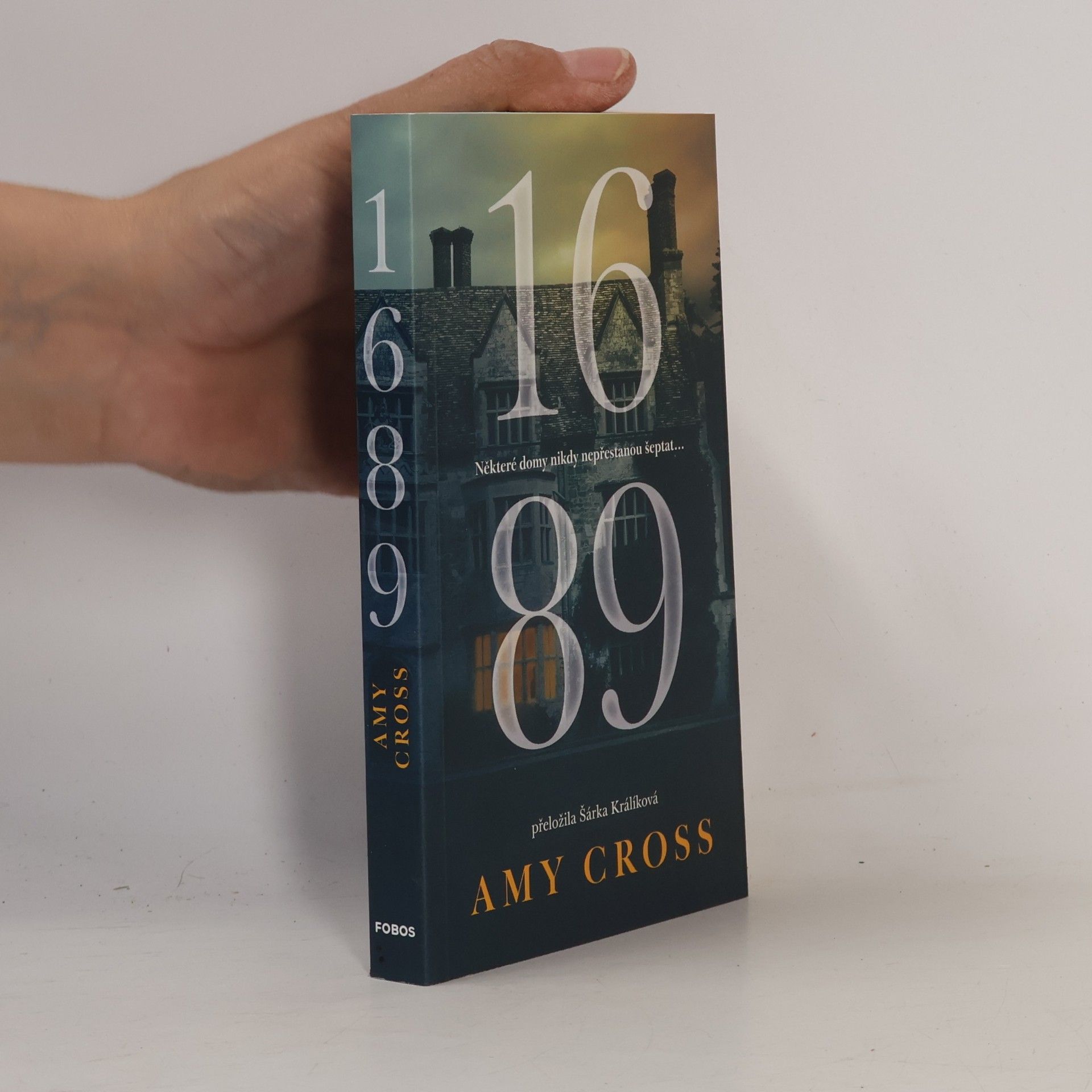 1689