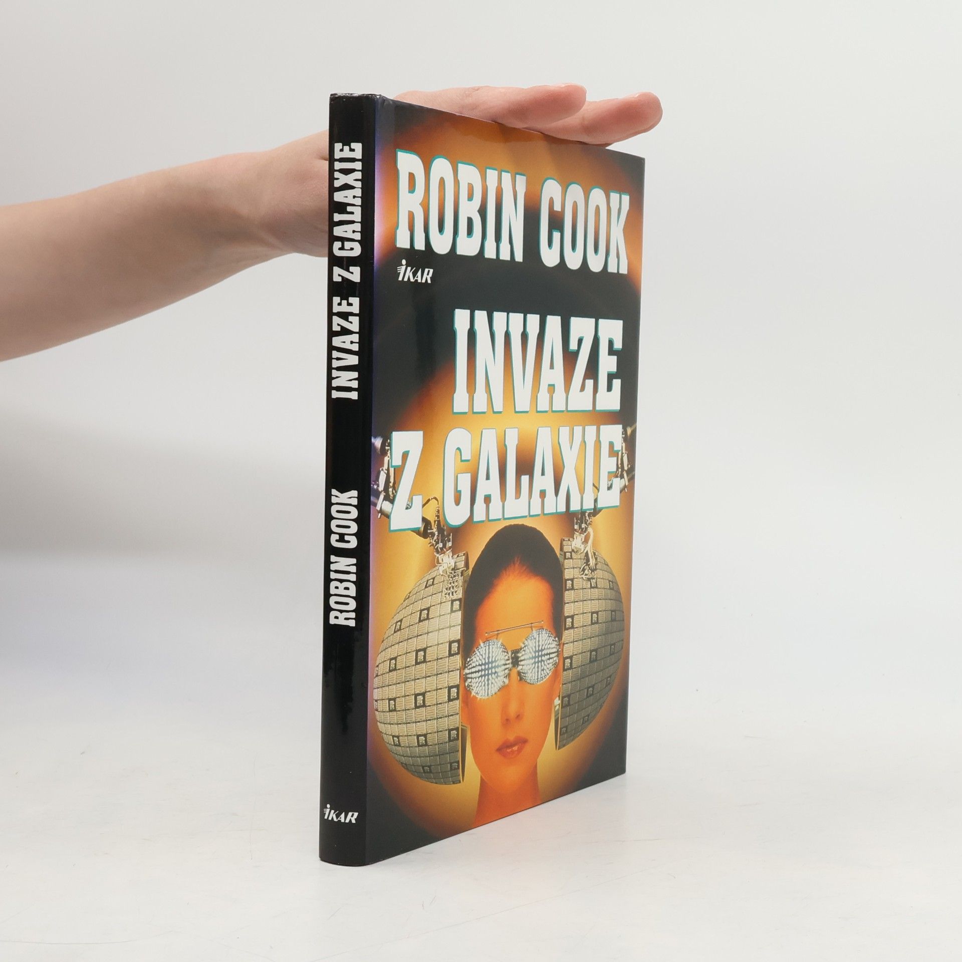 Robin Cook Invaze z galaxie