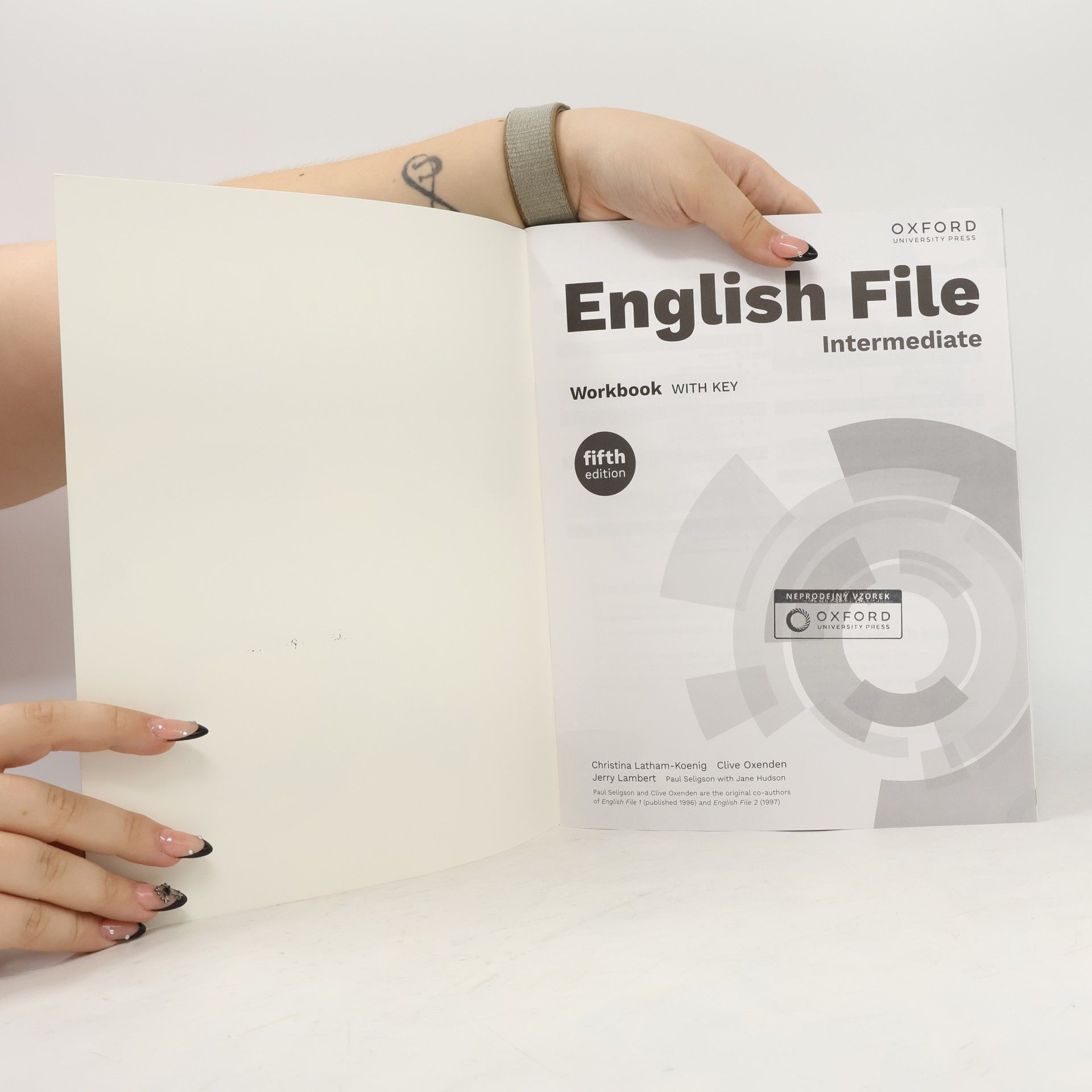 Latham-Koenig, Christina English File: Intermediate: Workbook with Key: Print Student Workbook with key (English File fifth edition)