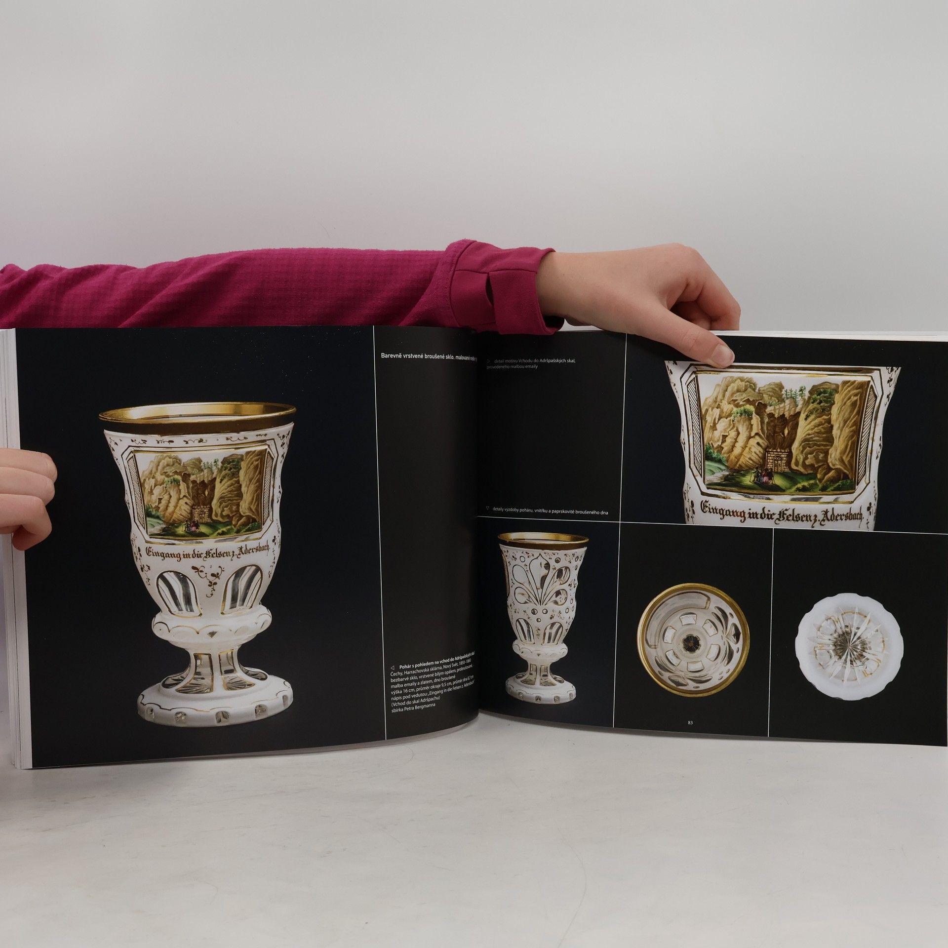 Petr Bergmann Upomínkové sklo a porcelán z Broumovska, Krkonoš a Kladského pomezí