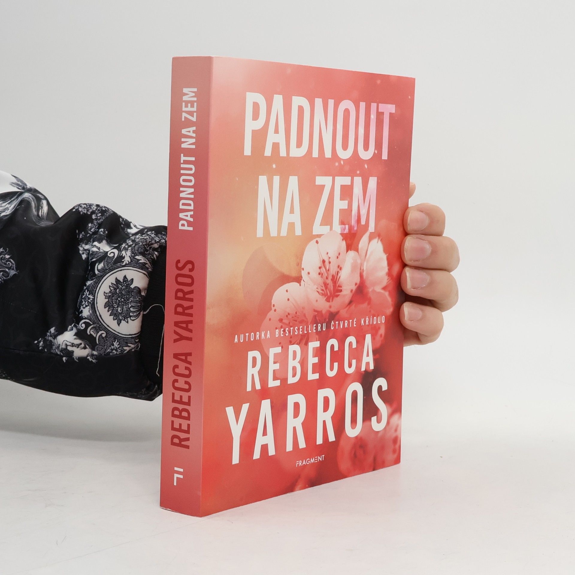 Padnout na zem